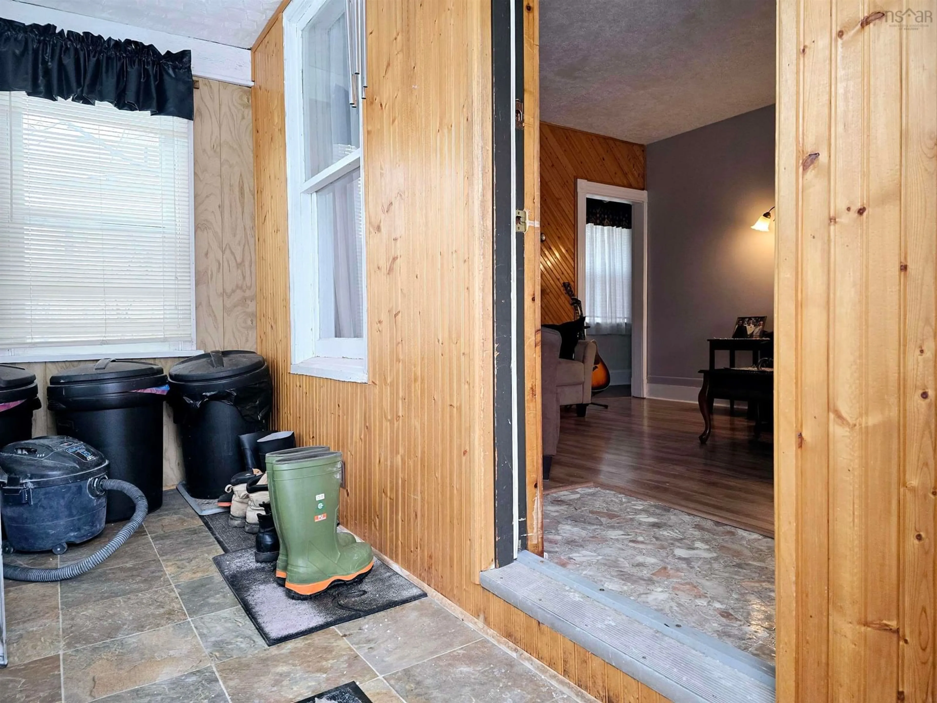 Indoor entryway for 14 Seventh St, Trenton Nova Scotia B0K 1X0