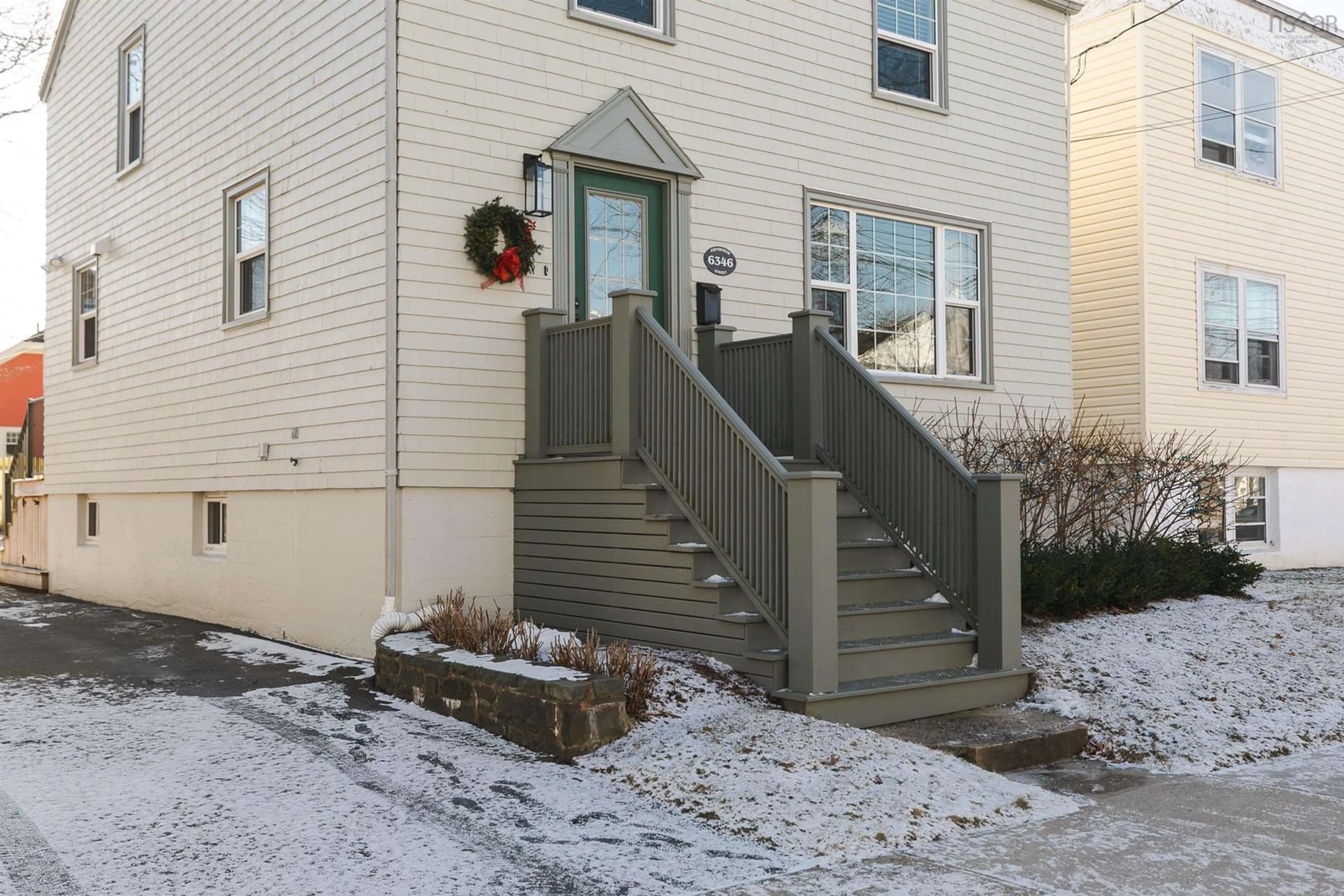 Stairs for 6346 Edinburgh St, Halifax Nova Scotia B3L 1W4