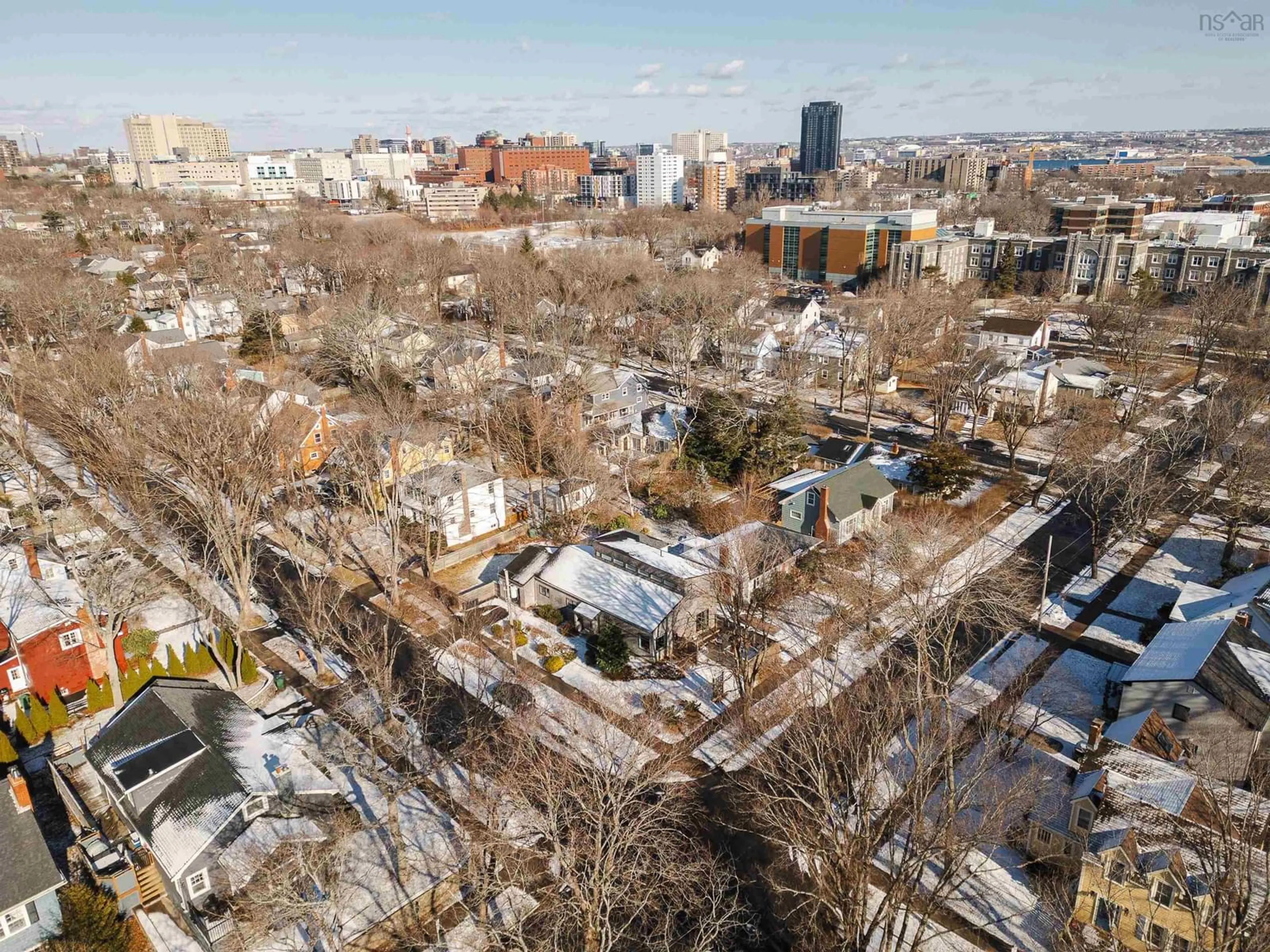 A pic from outside/outdoor area/front of a property/back of a property/a pic from drone, city buildings view from balcony for 911 Greenwood Ave, Halifax Nova Scotia B2H 3L1