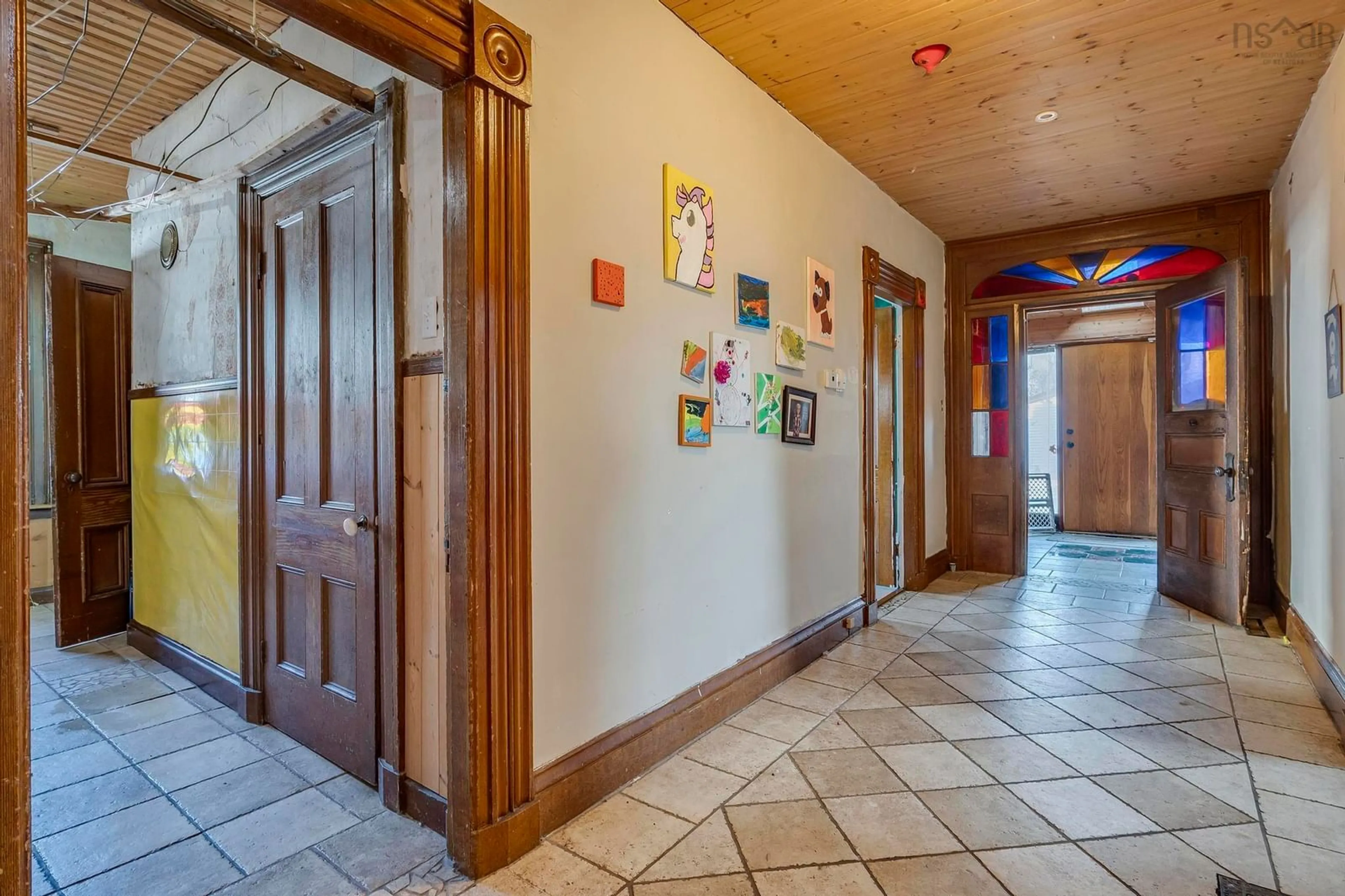 Indoor foyer for 78 Water St, Oxford Nova Scotia B0M 1P0