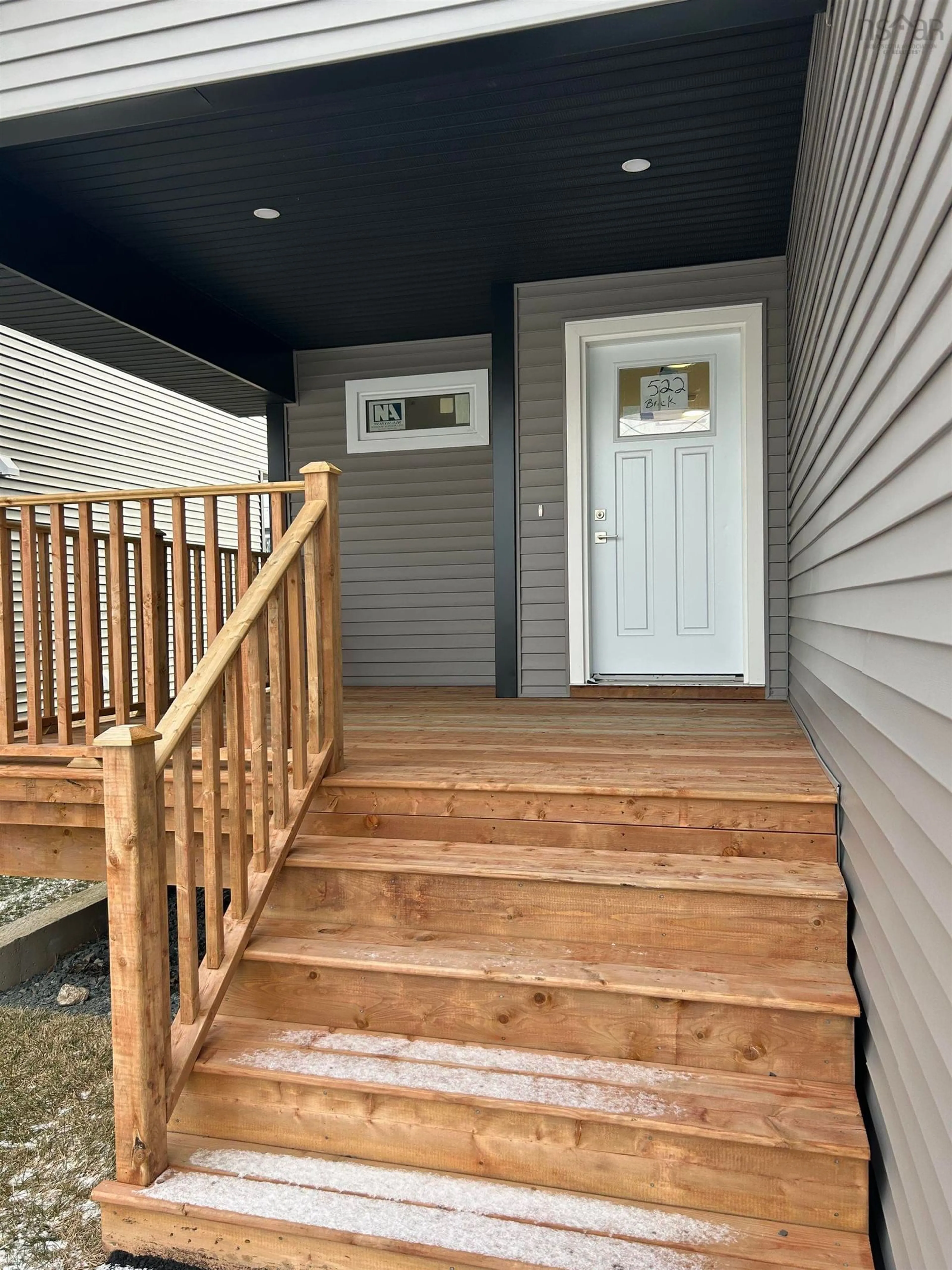 Indoor entryway for 19 Brick Lane, Halifax Nova Scotia B3P 0G4