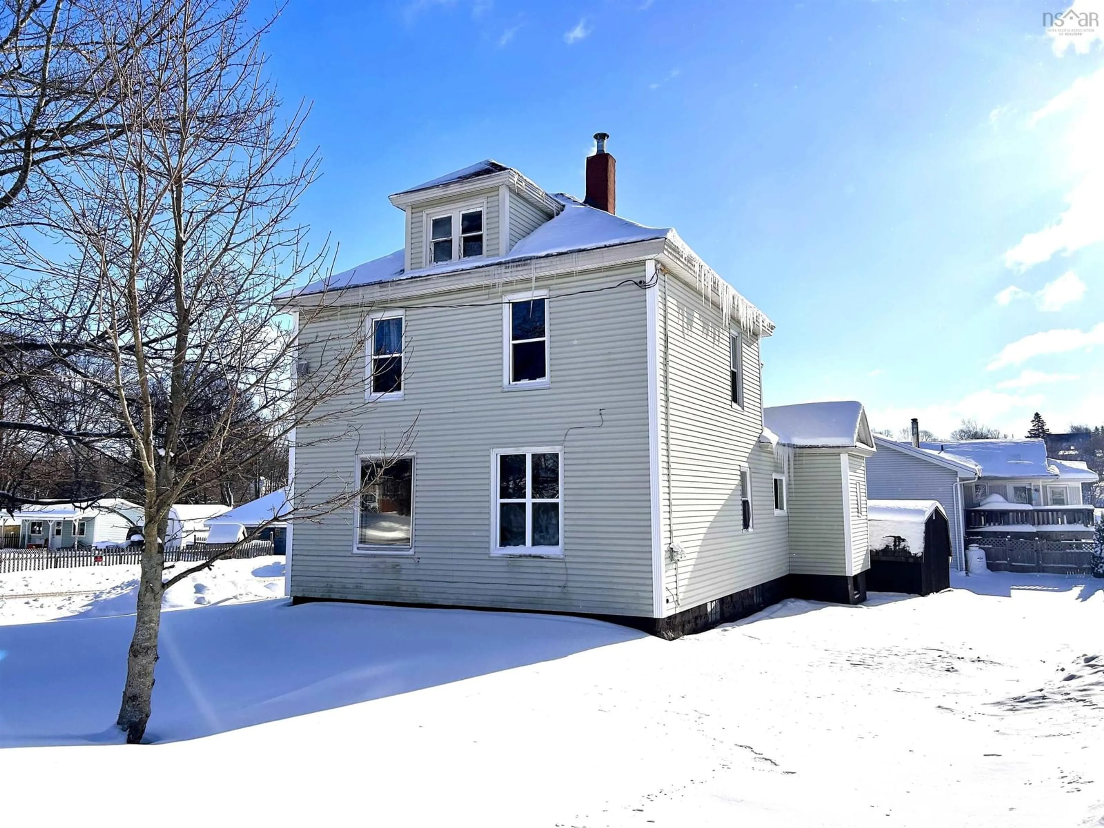 A pic from outside/outdoor area/front of a property/back of a property/a pic from drone, street for 23 Queen St, Amherst Nova Scotia B4H 1P7