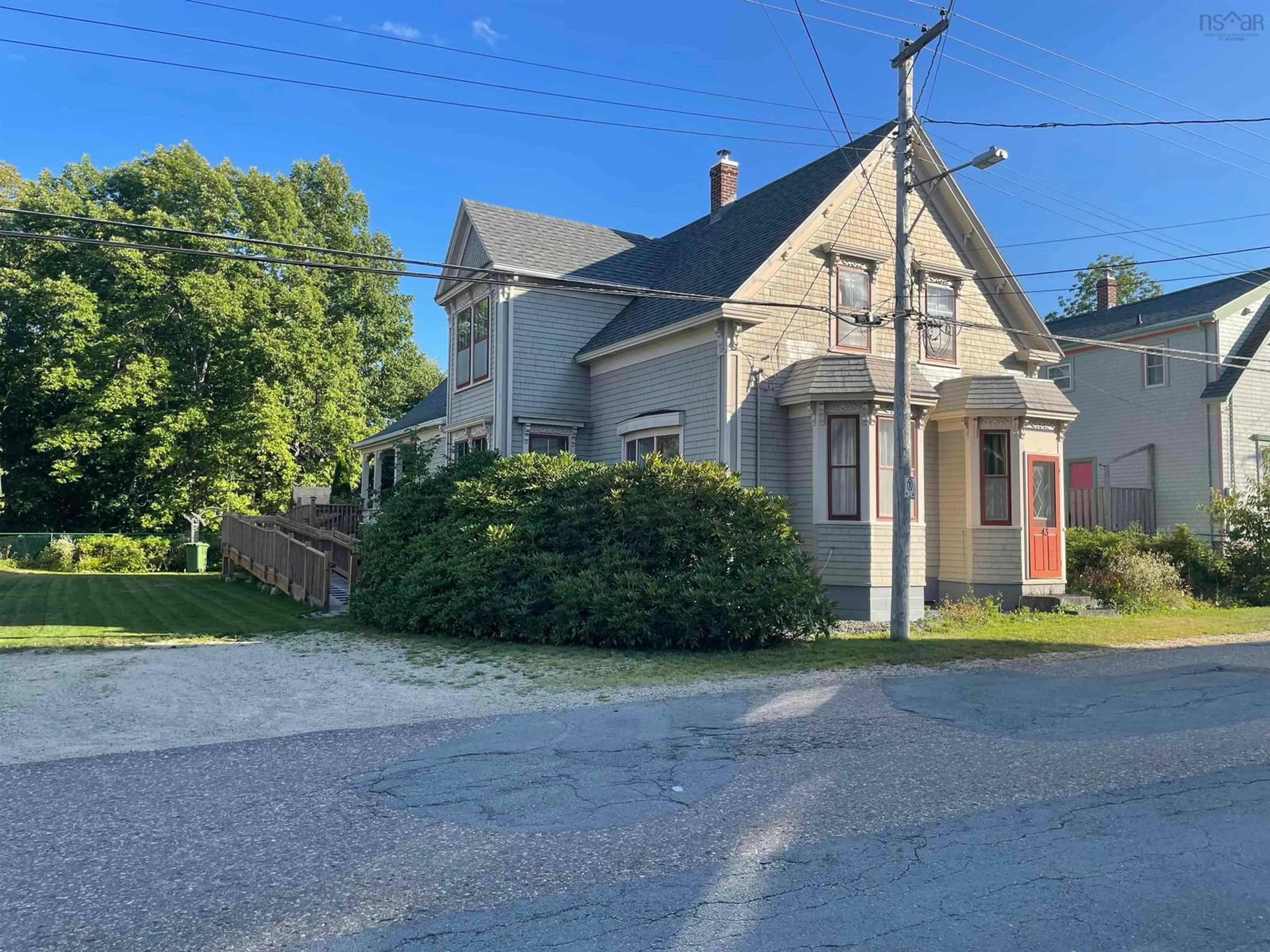 A pic from outside/outdoor area/front of a property/back of a property/a pic from drone, street for 43 Fairmont St, Mahone Bay Nova Scotia B0J 2E0