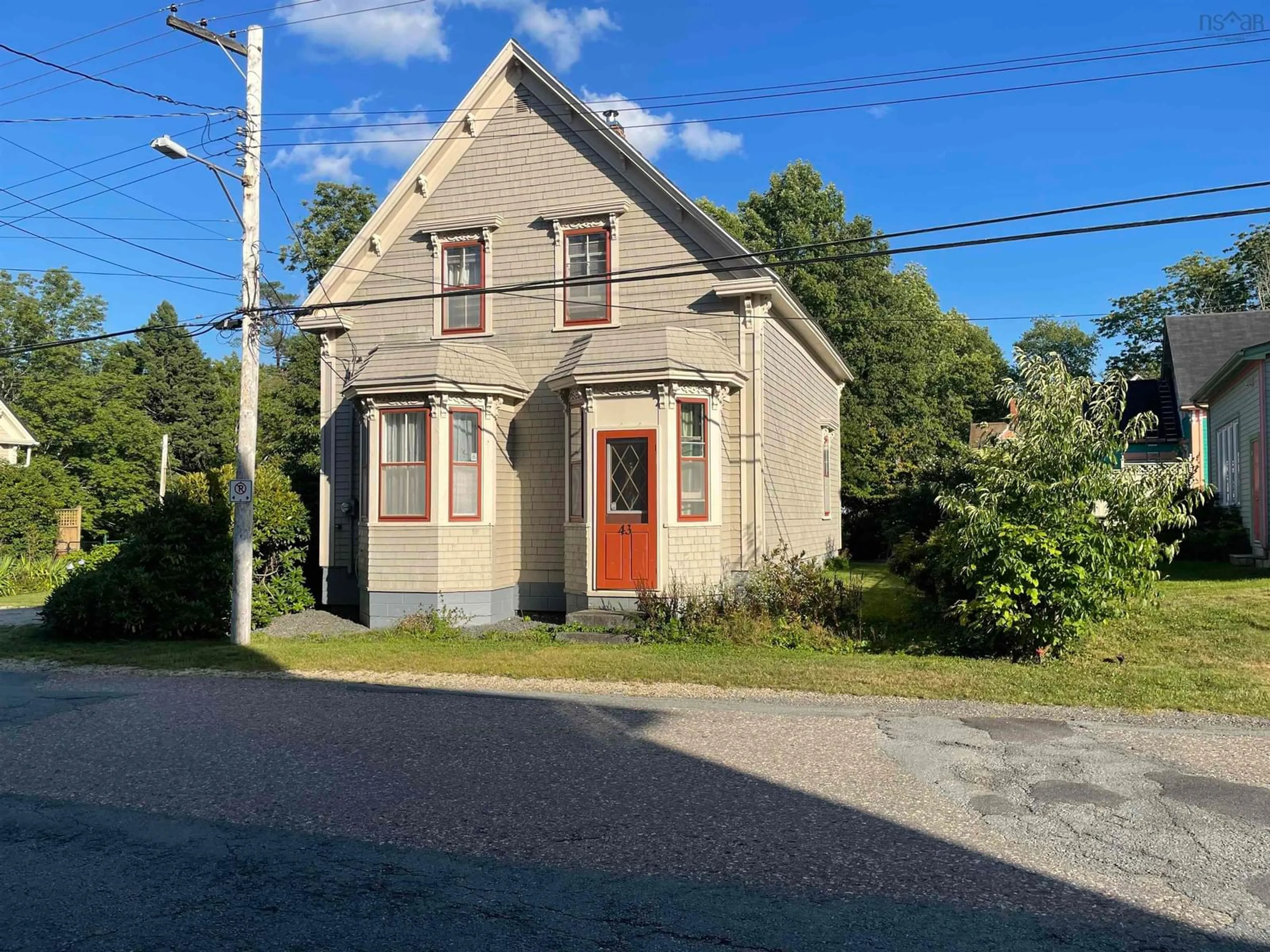 A pic from outside/outdoor area/front of a property/back of a property/a pic from drone, street for 43 Fairmont St, Mahone Bay Nova Scotia B0J 2E0