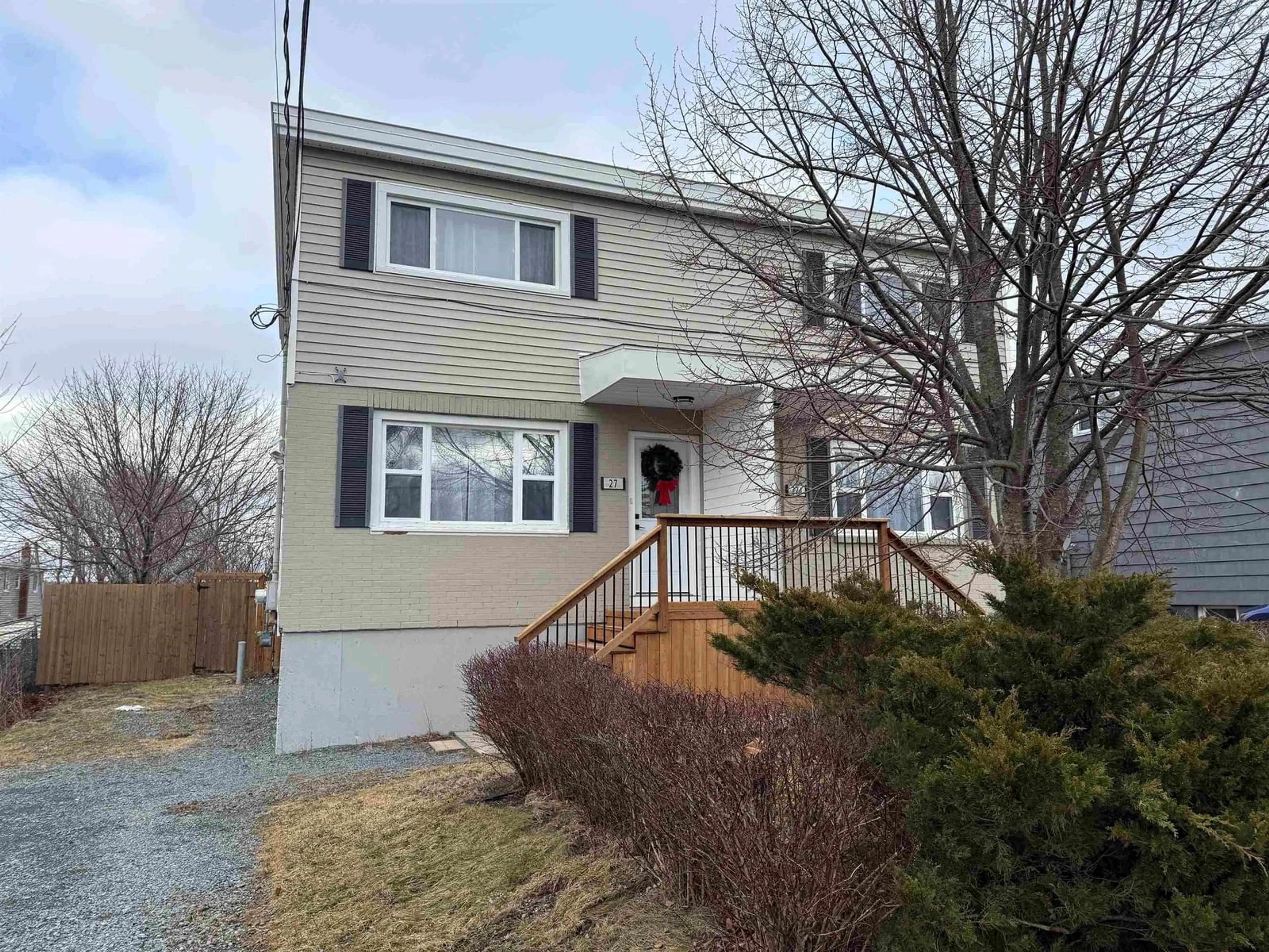 A pic from outside/outdoor area/front of a property/back of a property/a pic from drone, street for 27 Regent Dr, Dartmouth Nova Scotia B2Y 3L3