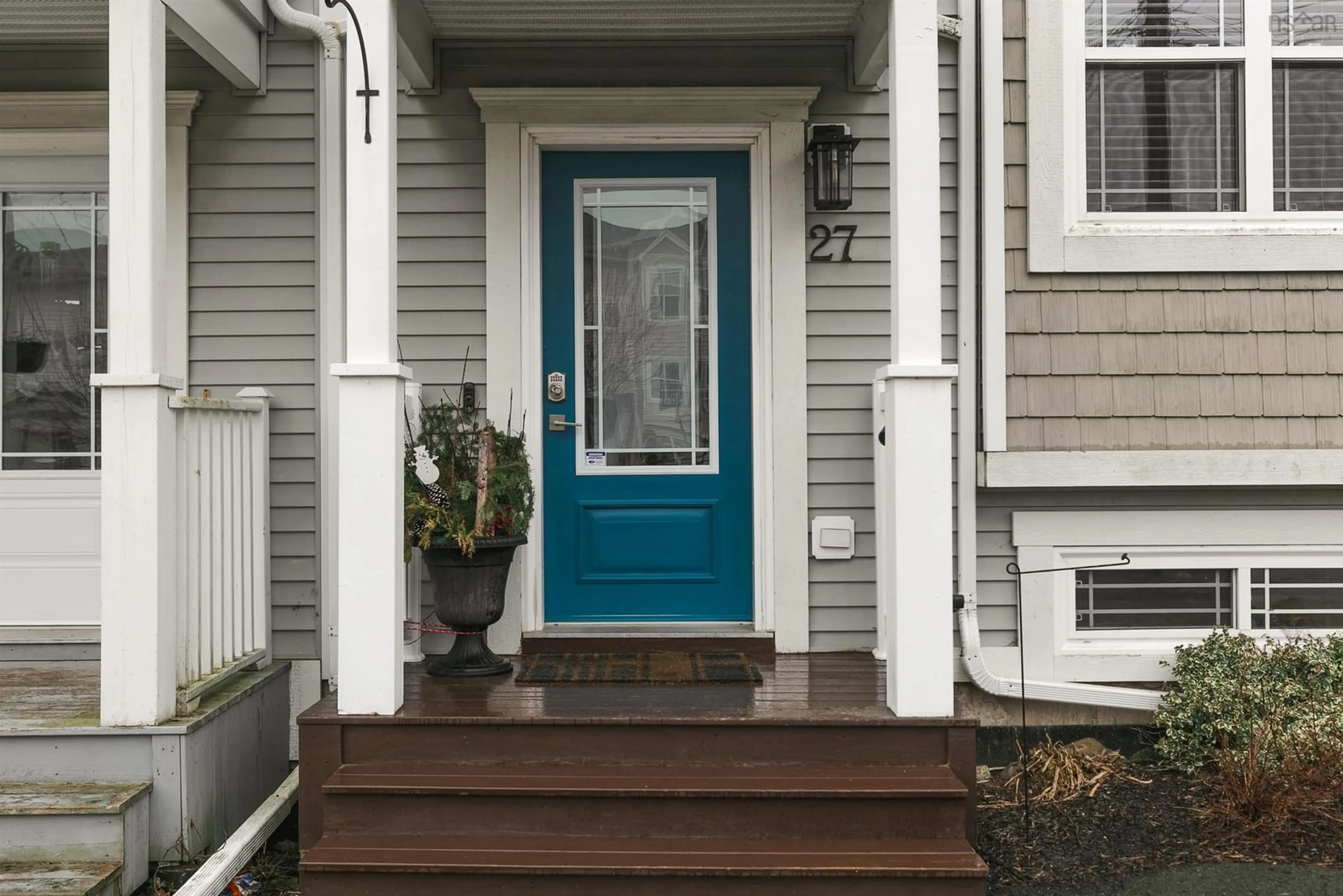 Indoor entryway for 27 Halef Crt, Armdale Nova Scotia B3N 0C1