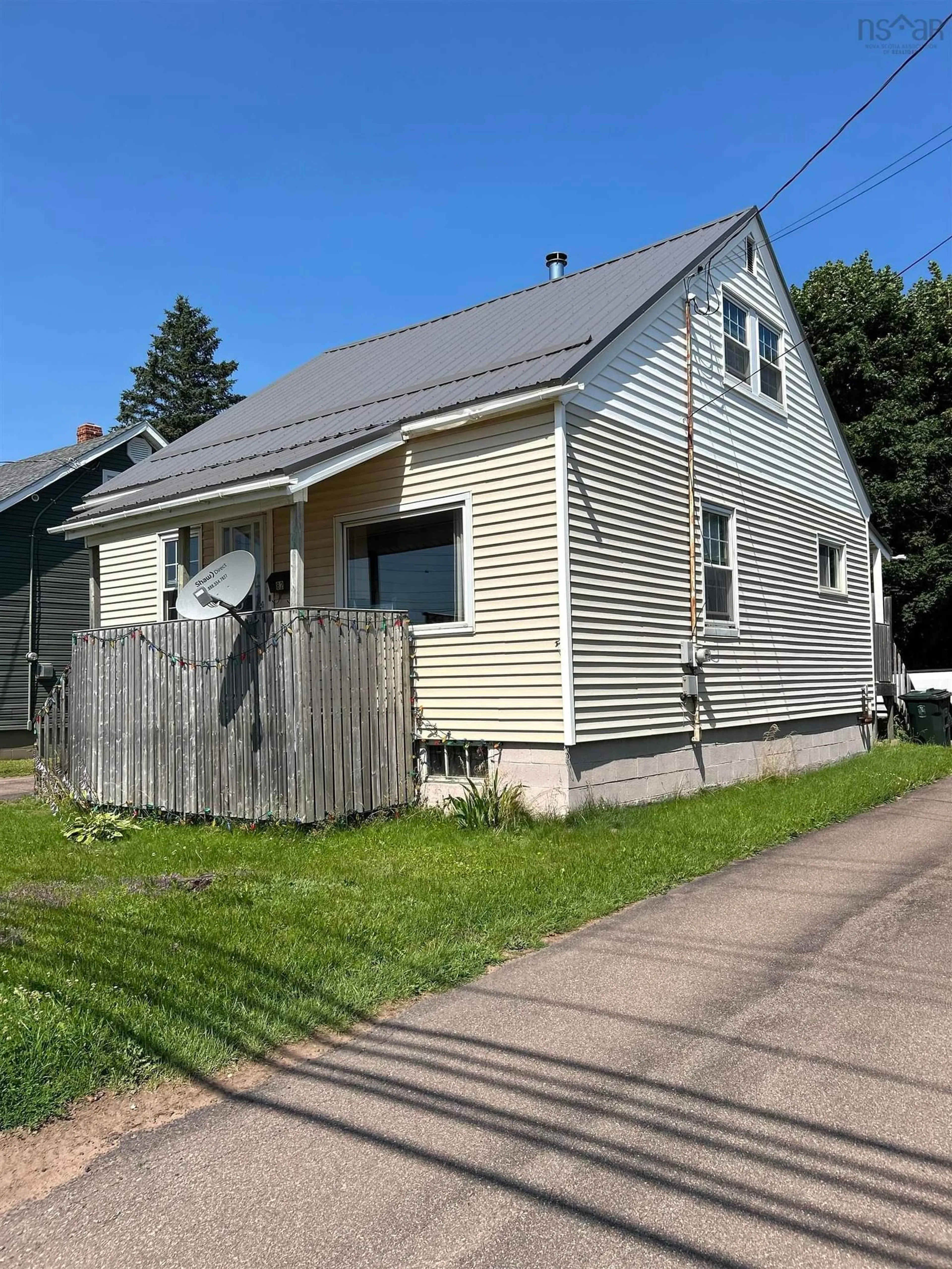 Home with vinyl exterior material, street for 82 South Albion St, Amherst Nova Scotia B4H 2W9