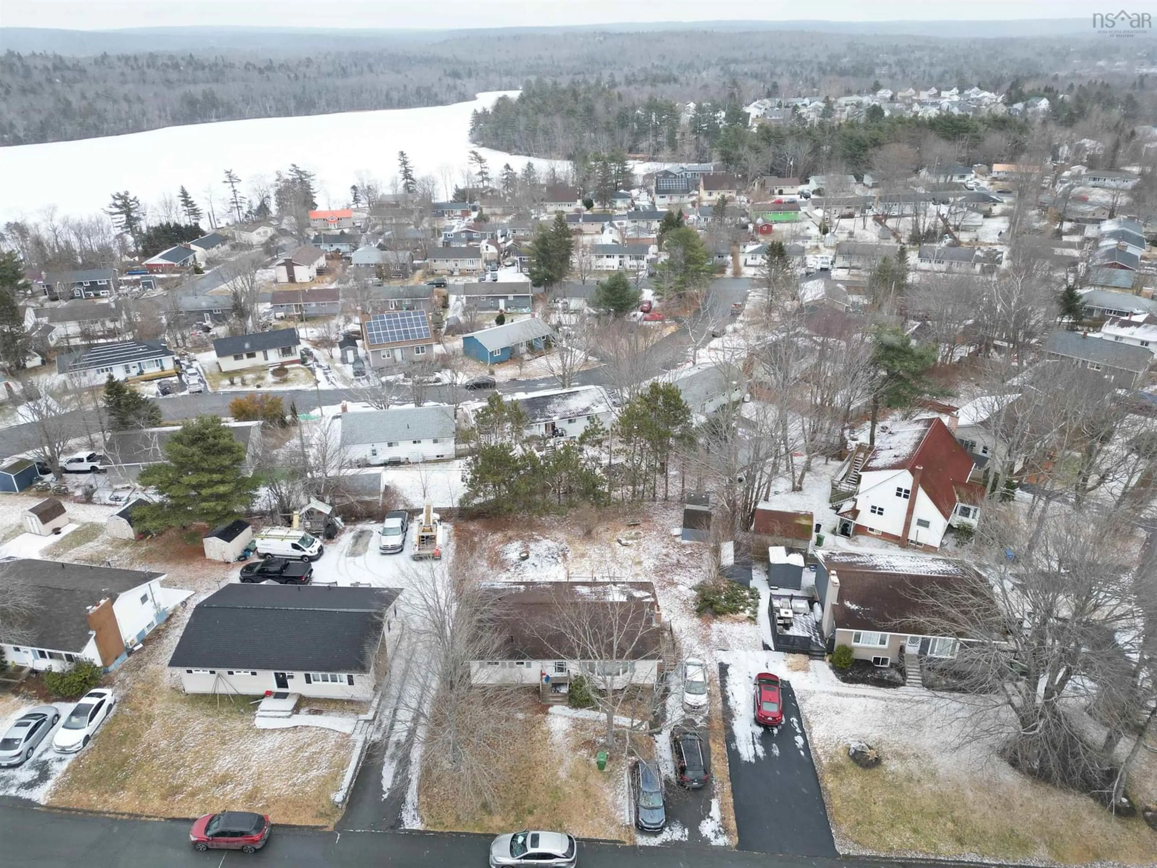 A pic from outside/outdoor area/front of a property/back of a property/a pic from drone, unknown for 7 Haviland St, Lower Sackville Nova Scotia B4C 1Y8