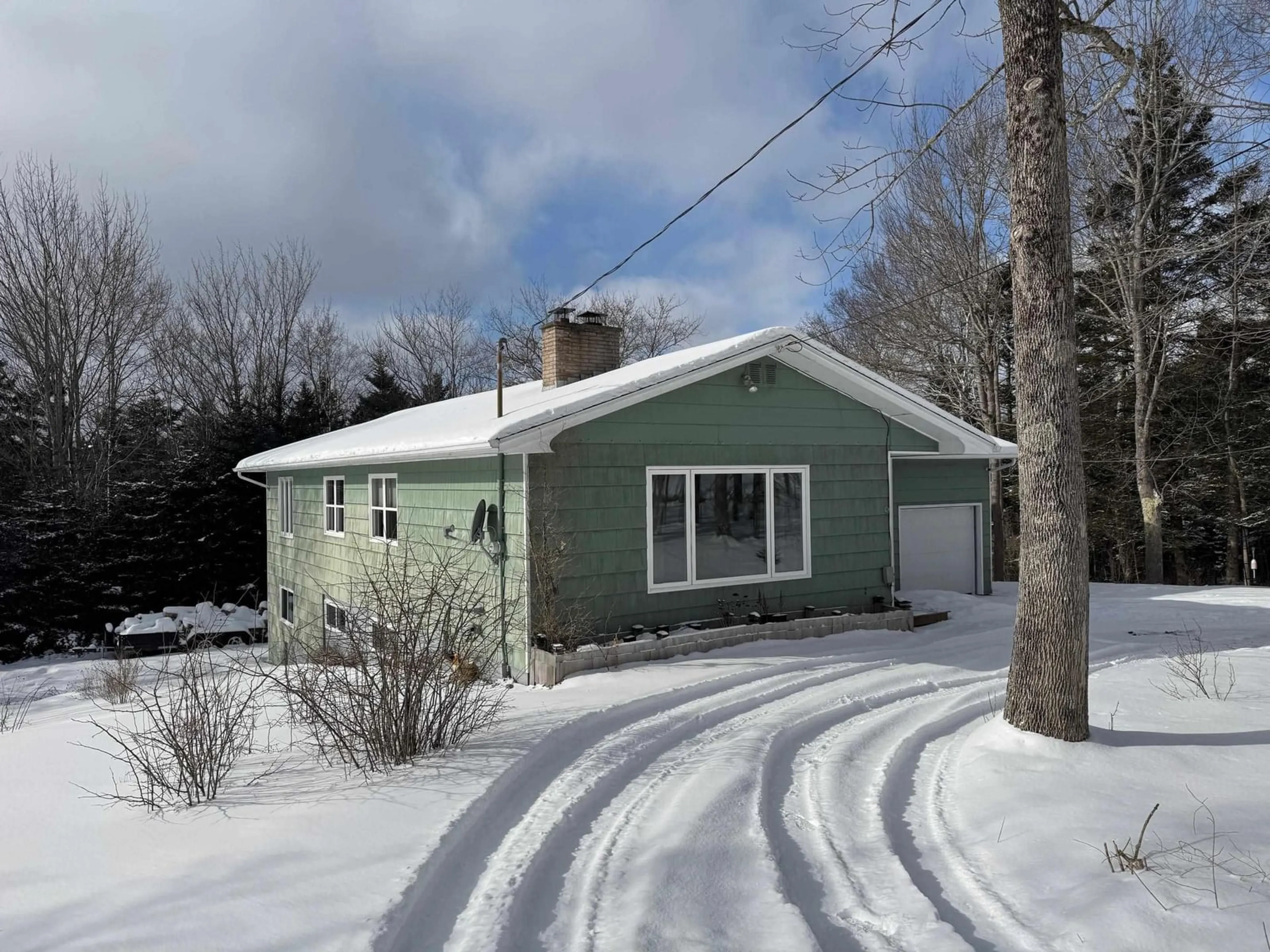 Home with vinyl exterior material, street for 286 Haley Dr, Deerfield Nova Scotia B5A 5N7