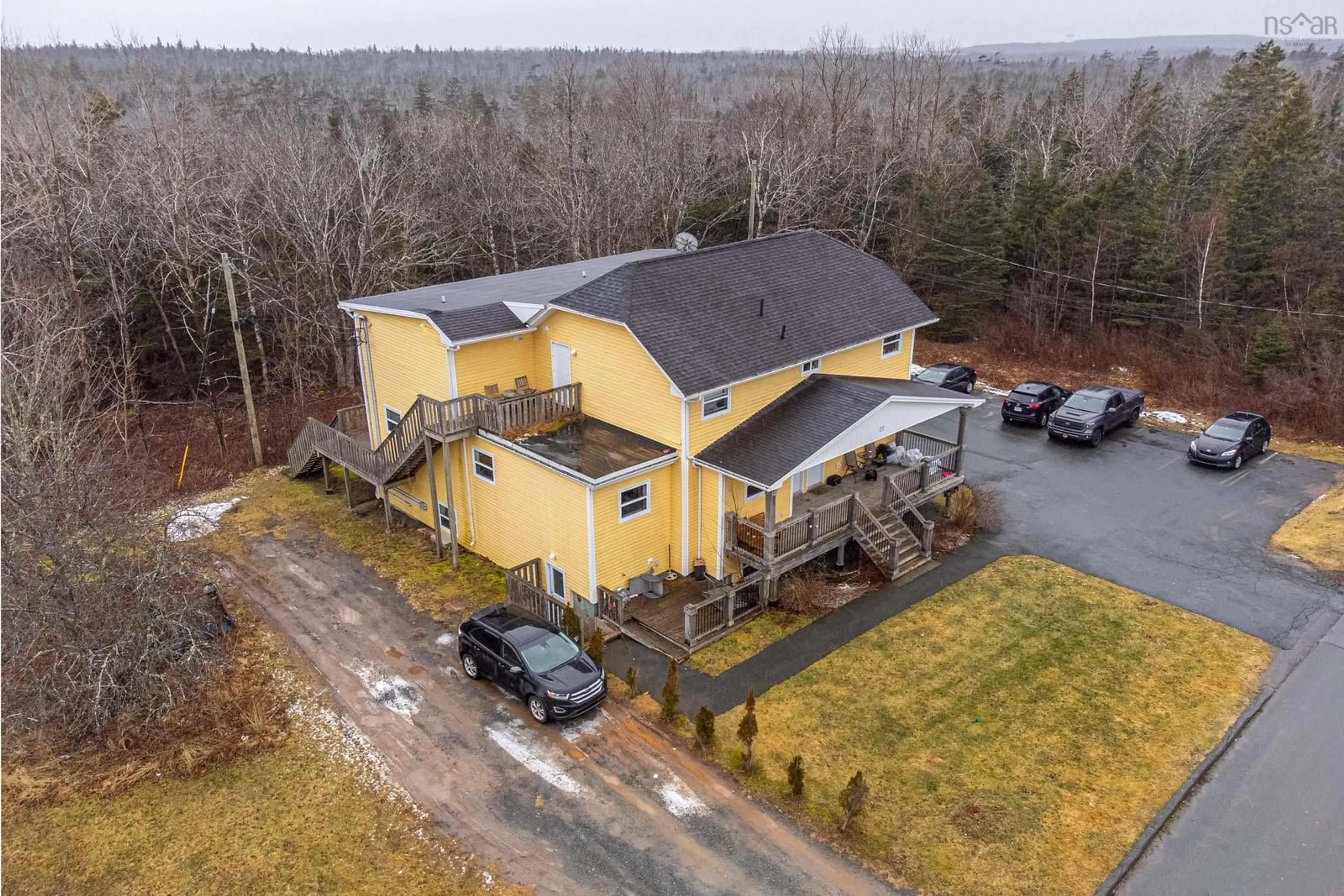 A pic from outside/outdoor area/front of a property/back of a property/a pic from drone, building for 27 Beaver Cres, Cole Harbour Nova Scotia B2V 1C8