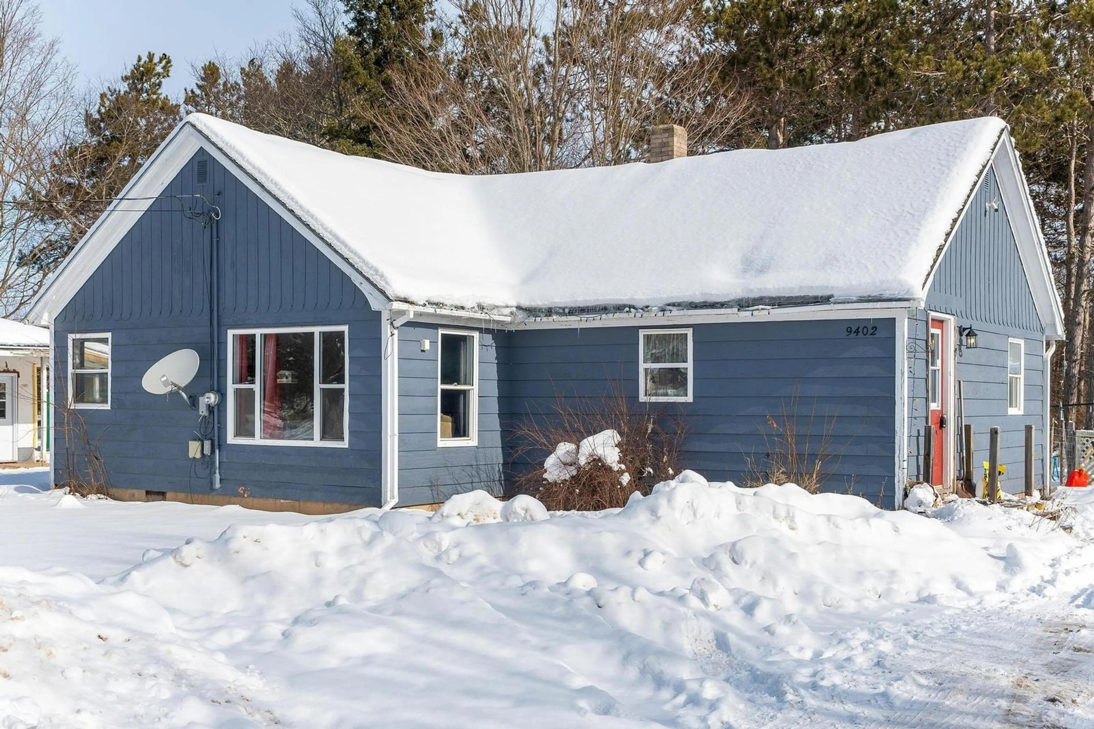 Home with vinyl exterior material, street for 9402 Highway 10, Nictaux Nova Scotia B0S 1P0