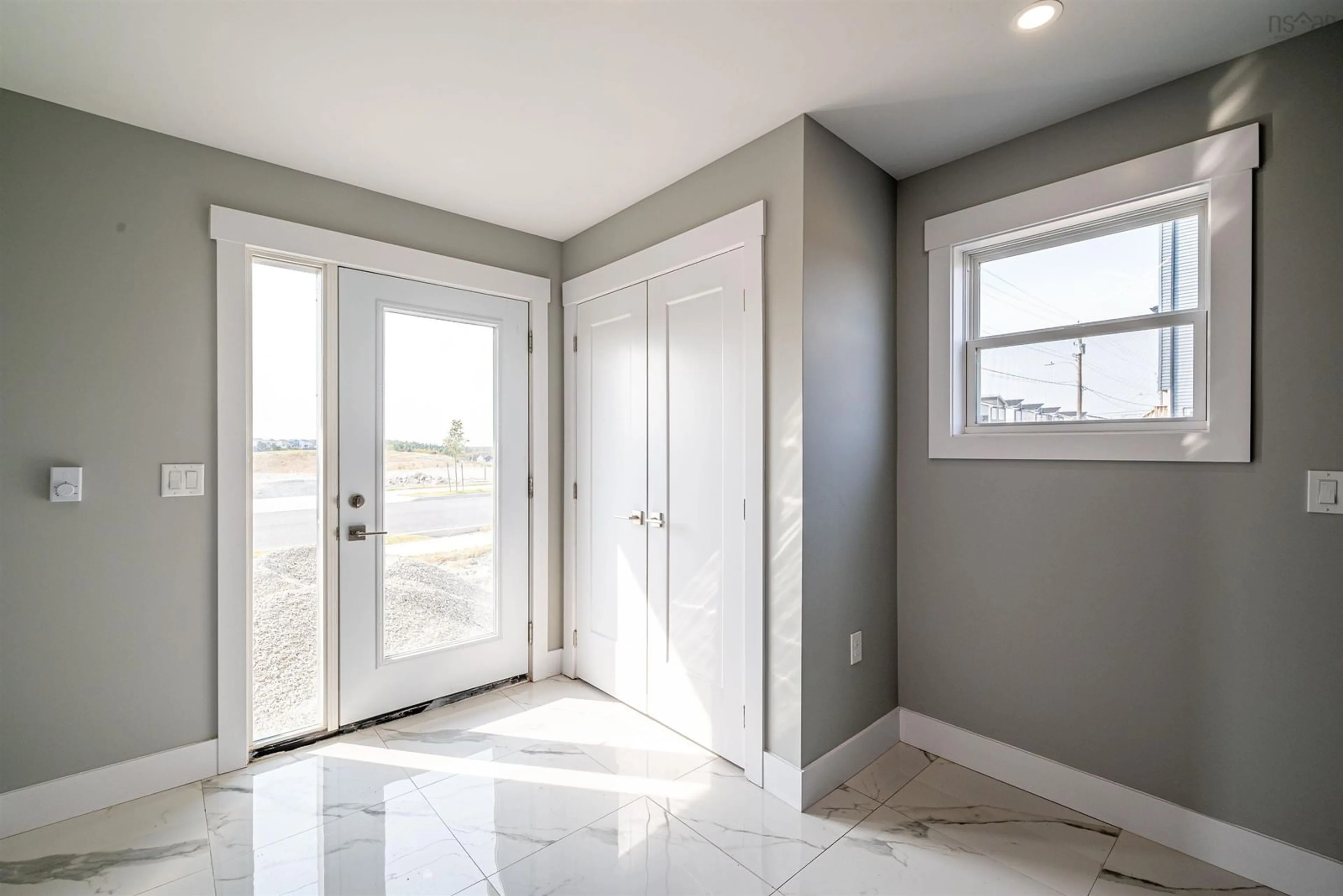 Indoor entryway for 302 Higgins Ave, Beechville Nova Scotia B3T 0M4