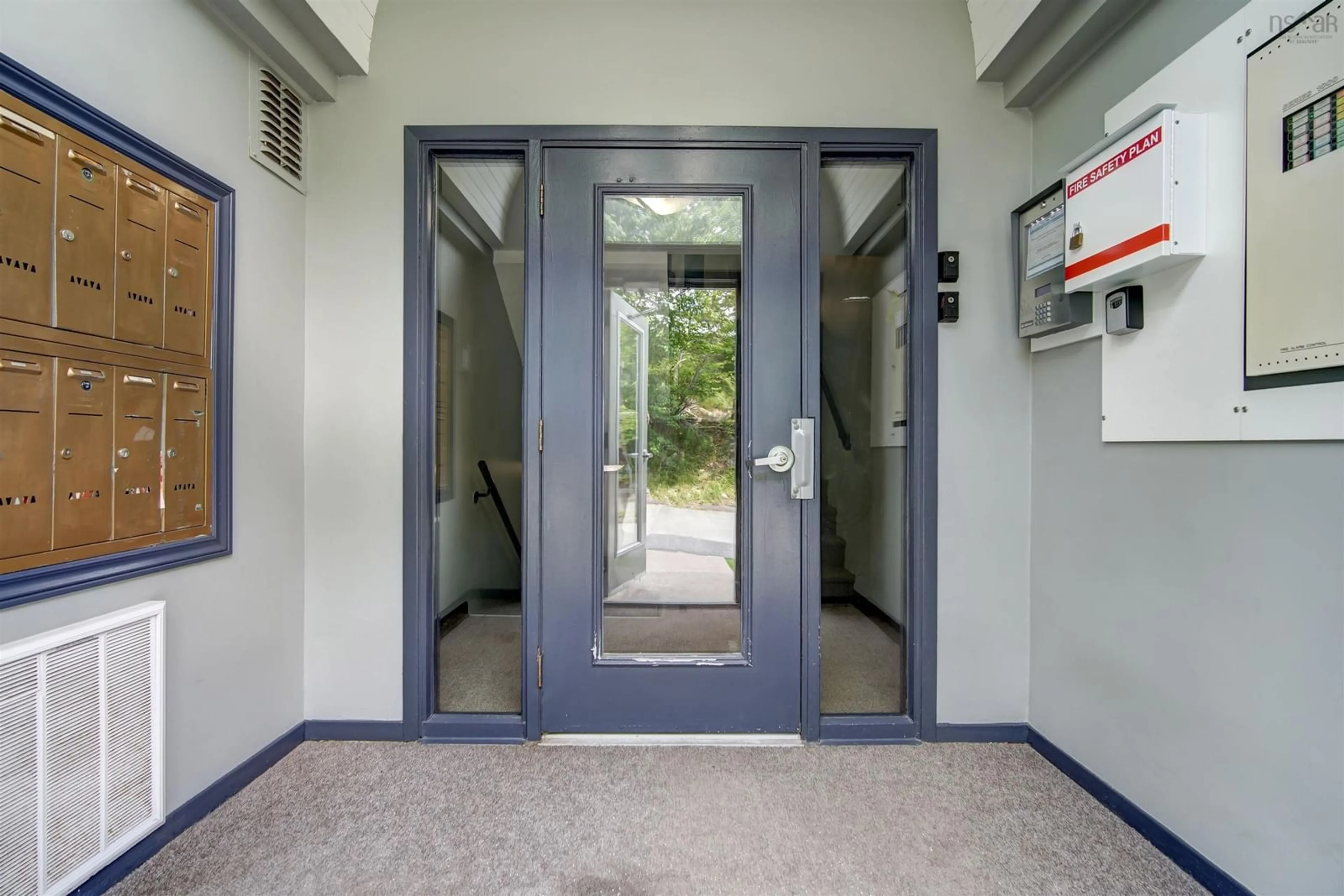 Indoor foyer for 120 Rutledge St, Bedford Nova Scotia B4A 1X6