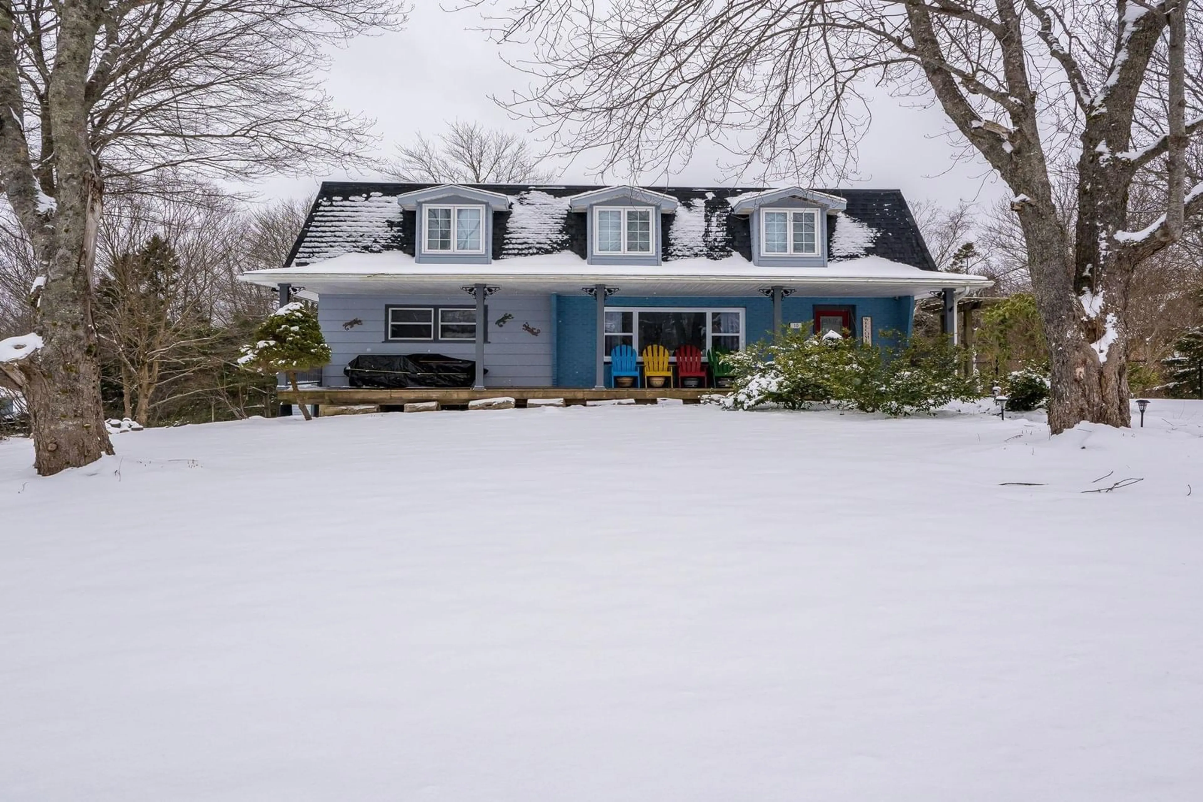 A pic from outside/outdoor area/front of a property/back of a property/a pic from drone, street for 10 Maple Grove Ave., Lower Sackville Nova Scotia B4C 2G9