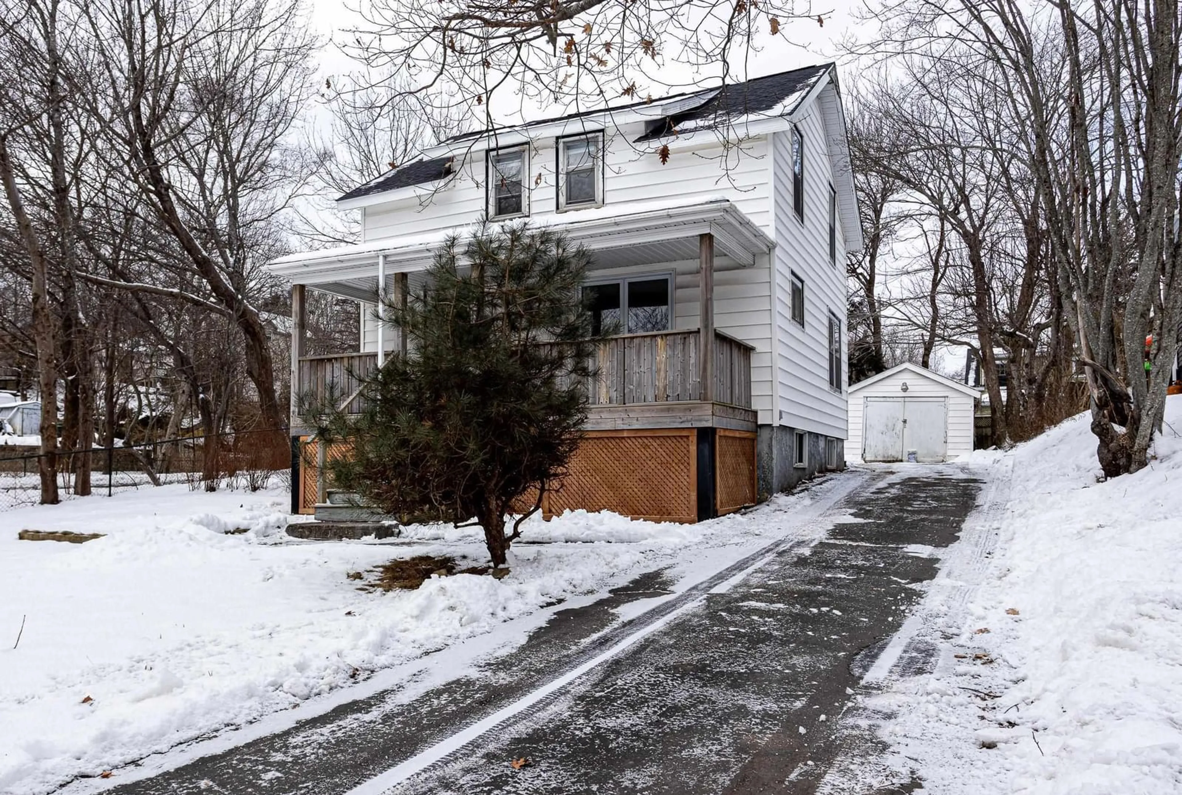 Home with vinyl exterior material, street for 31 Pioneer Ave, Halifax Nova Scotia B3M 1W9