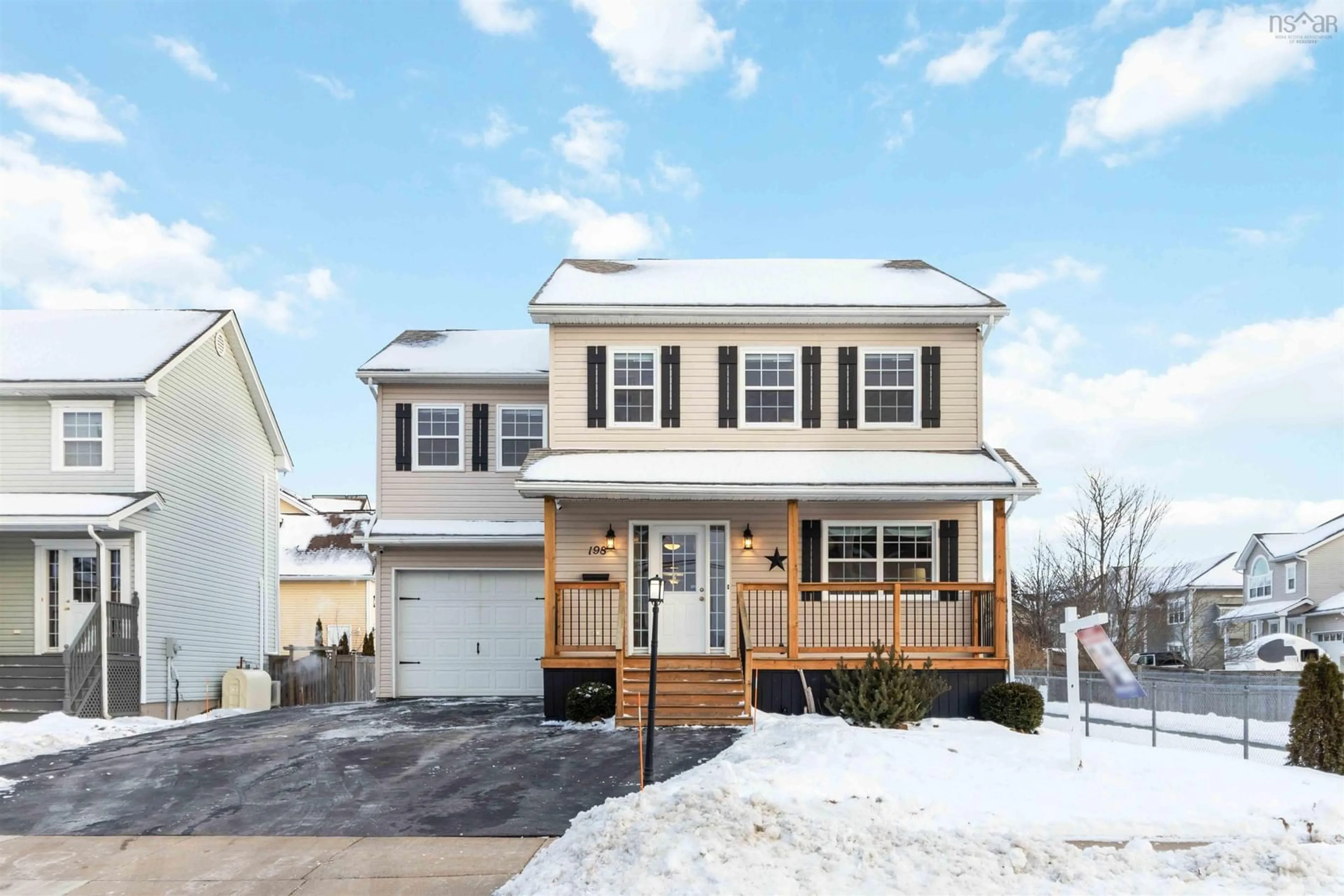 Home with vinyl exterior material, street for 198 Stanfield Ave, Dartmouth Nova Scotia B2X 0A2