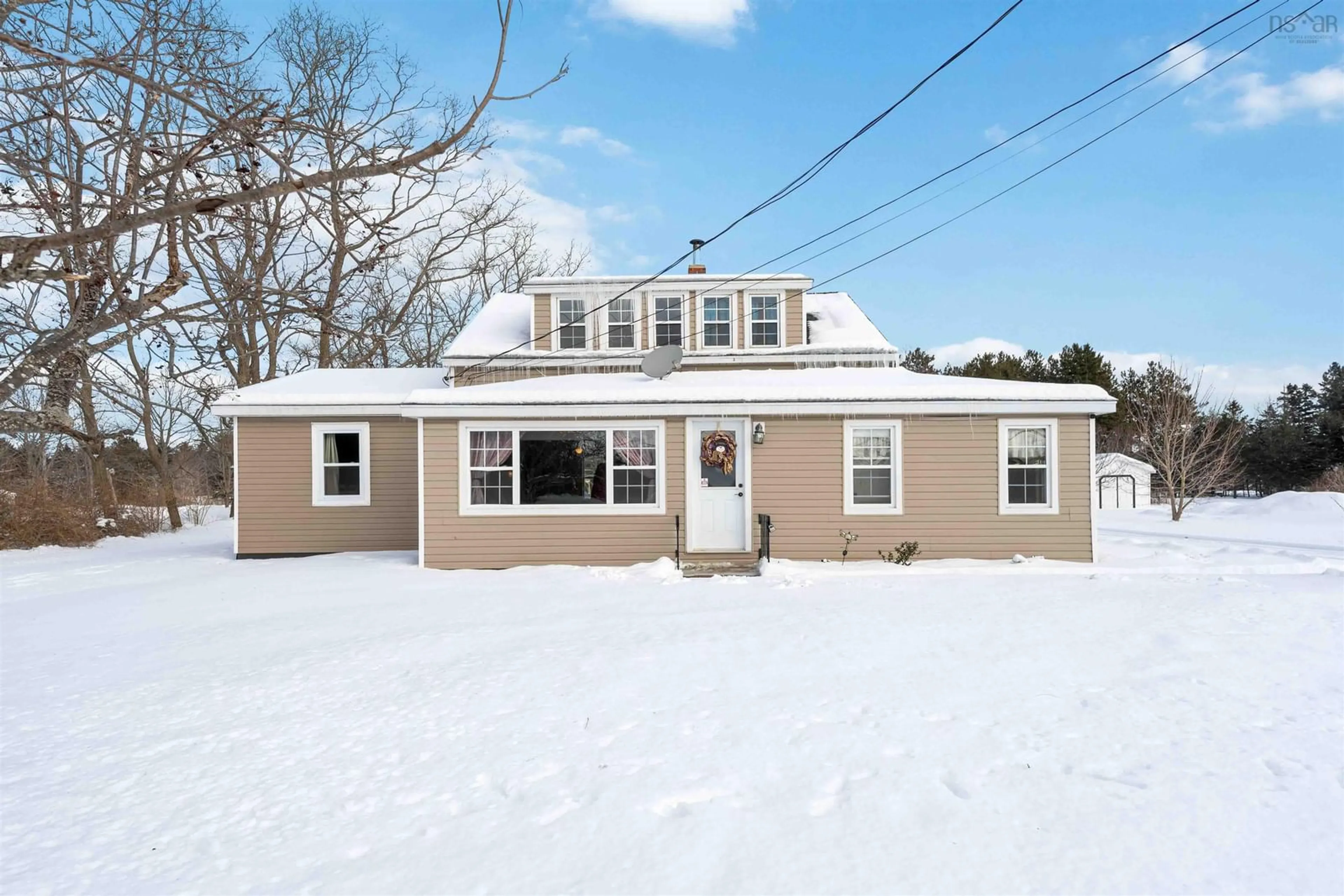 Home with vinyl exterior material, street for 9202 Highway 10, Nictaux Nova Scotia B0S 1P0