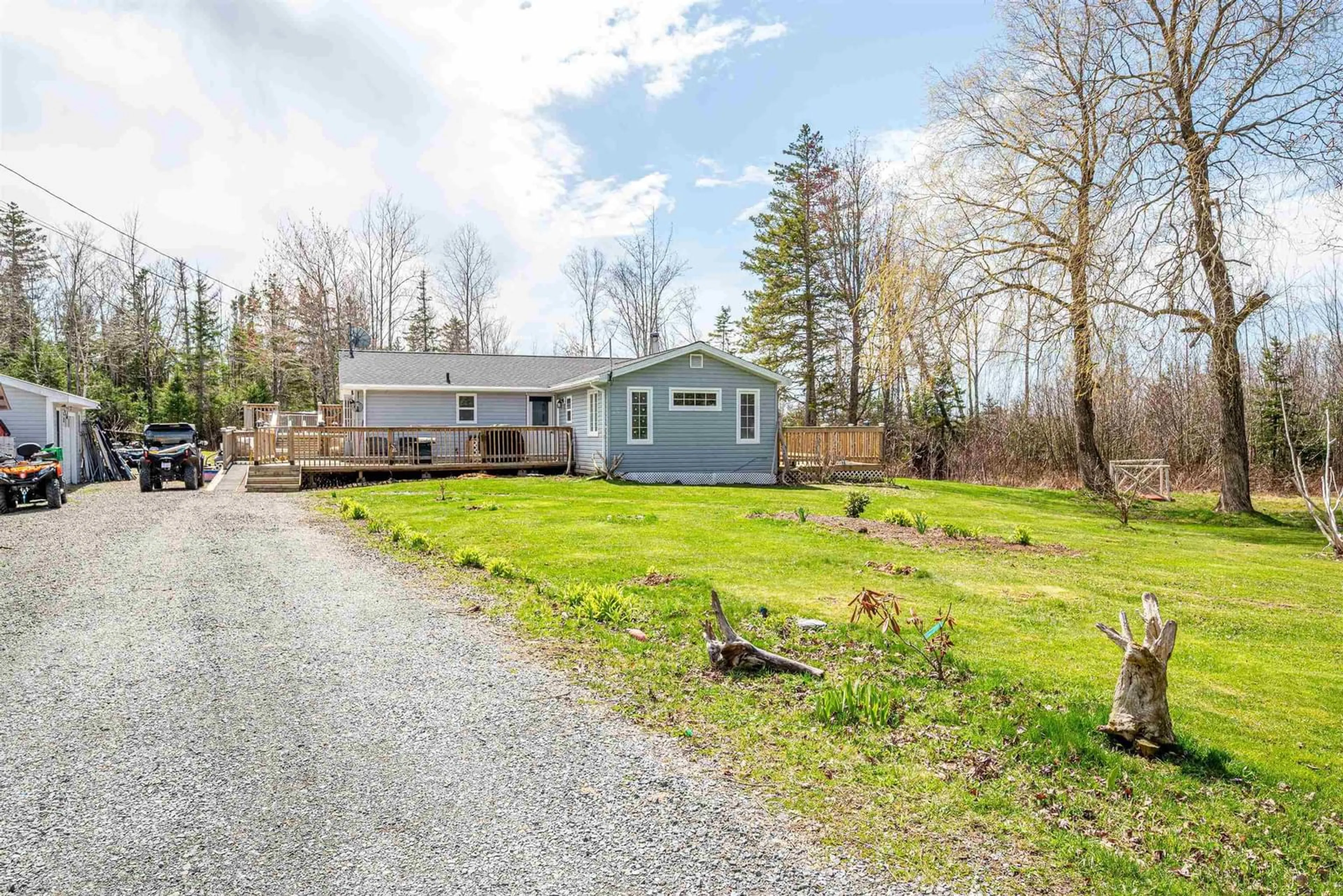 A pic from outside/outdoor area/front of a property/back of a property/a pic from drone, water/lake/river/ocean view for 57 Hiltz Rd, Cambridge Nova Scotia B0N 2R0
