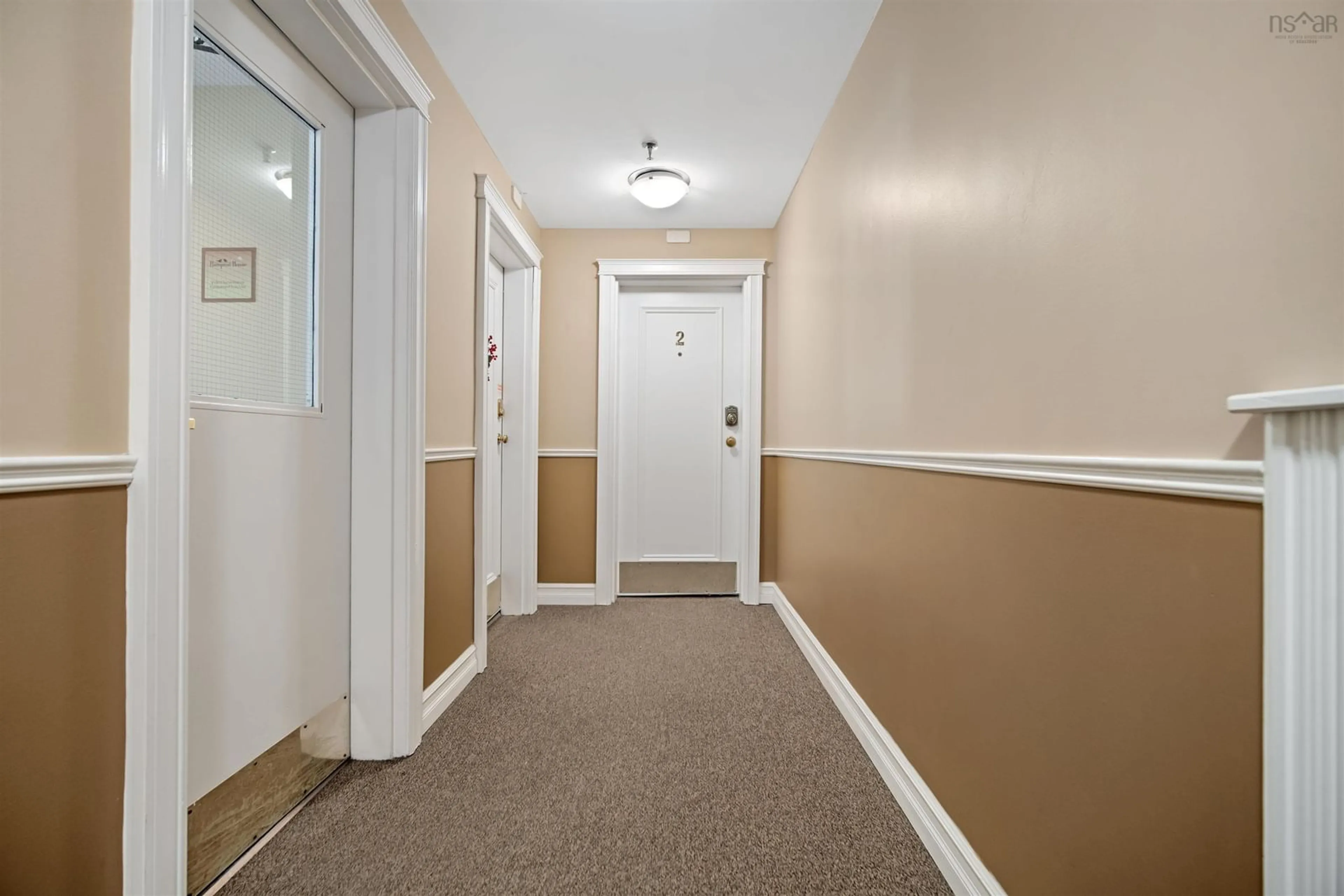 Indoor foyer for 5444 Victoria Rd #2, Halifax Nova Scotia B3H 1M5