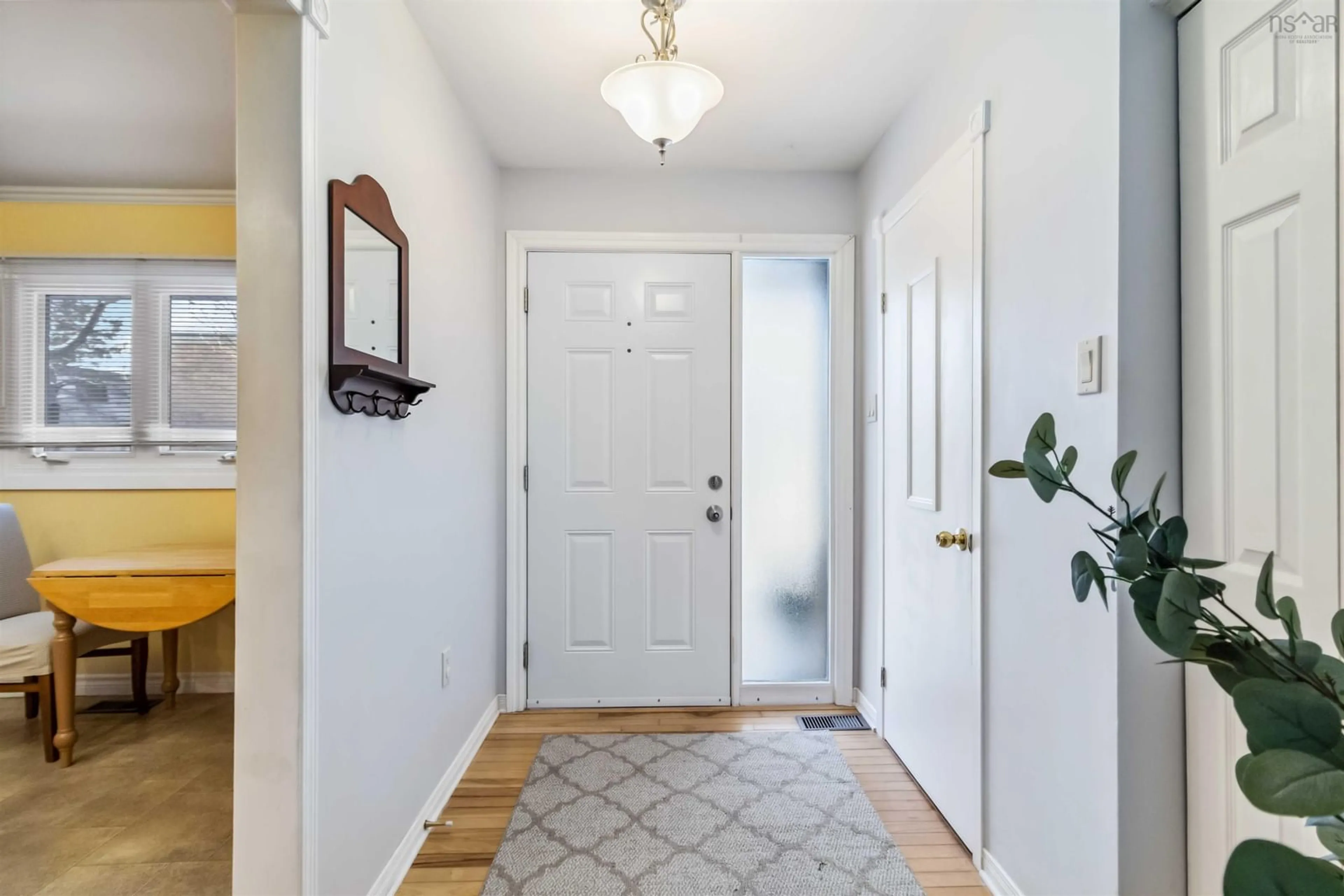 Indoor entryway for 75 Forestside Cres, Halifax Nova Scotia B3M 1M5