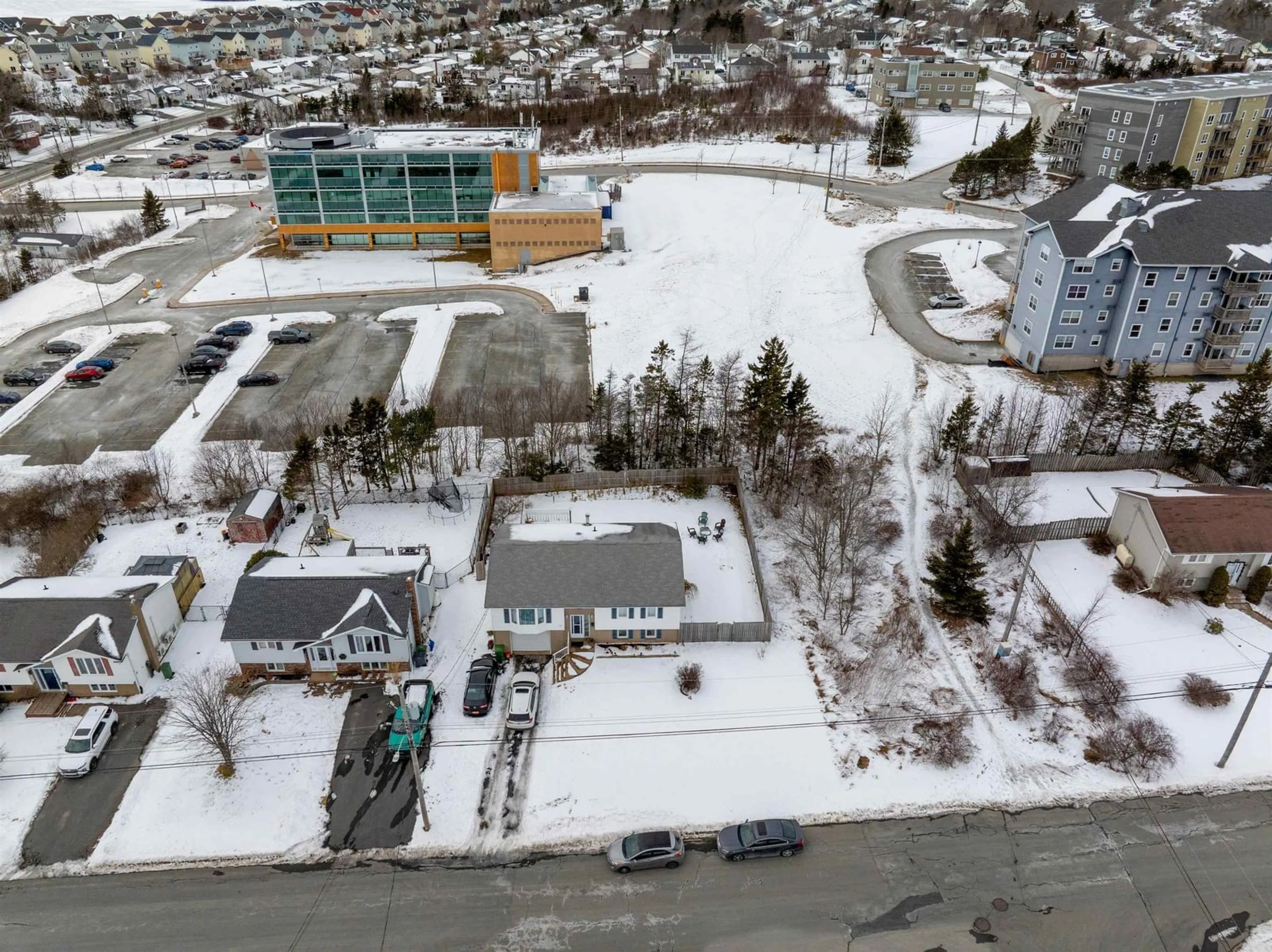 A pic from outside/outdoor area/front of a property/back of a property/a pic from drone, street for 111 Shrewsbury Rd, Dartmouth Nova Scotia B2V 2R6