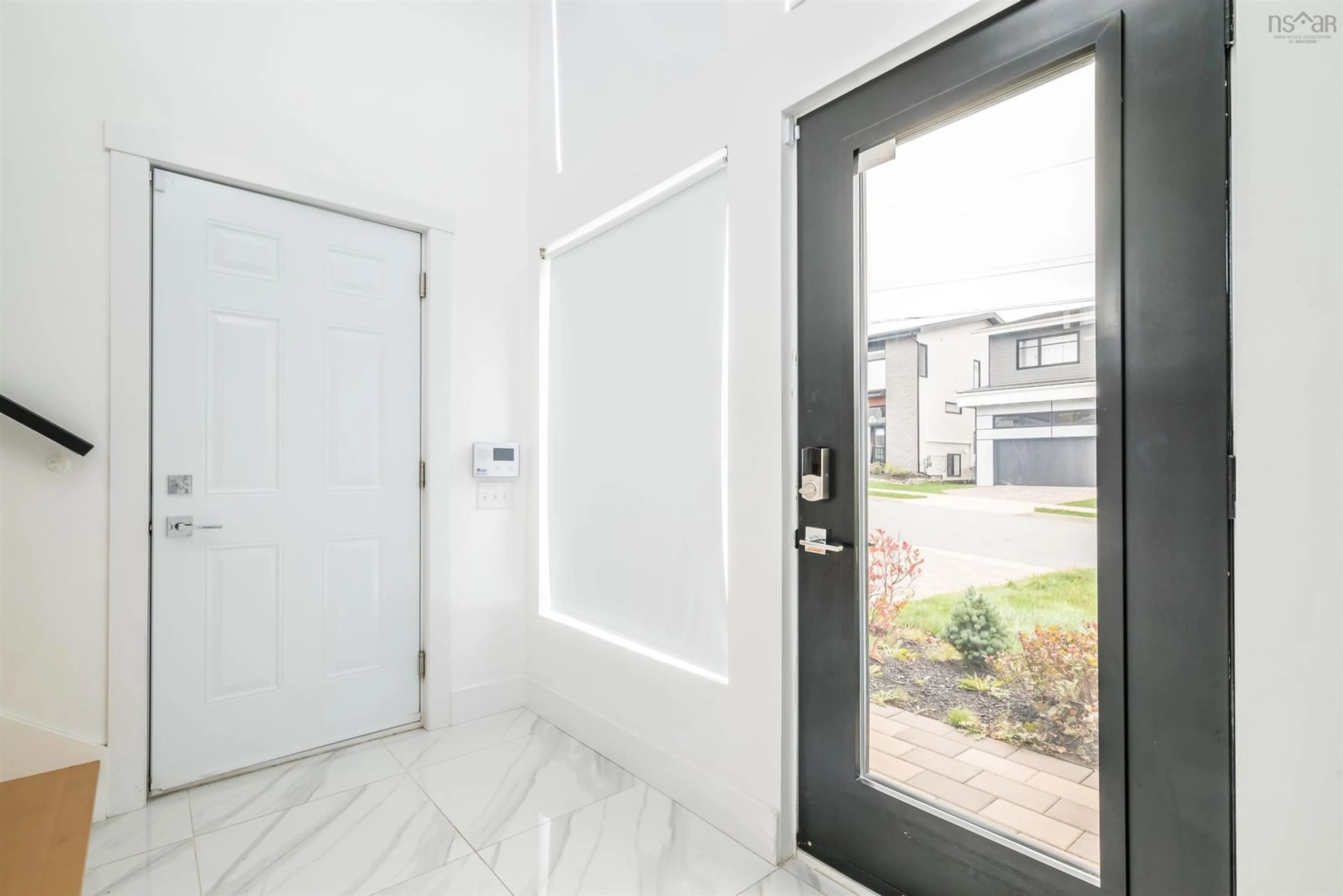 Indoor entryway for 181 Cutter Dr, Halifax Nova Scotia B3M 0M7