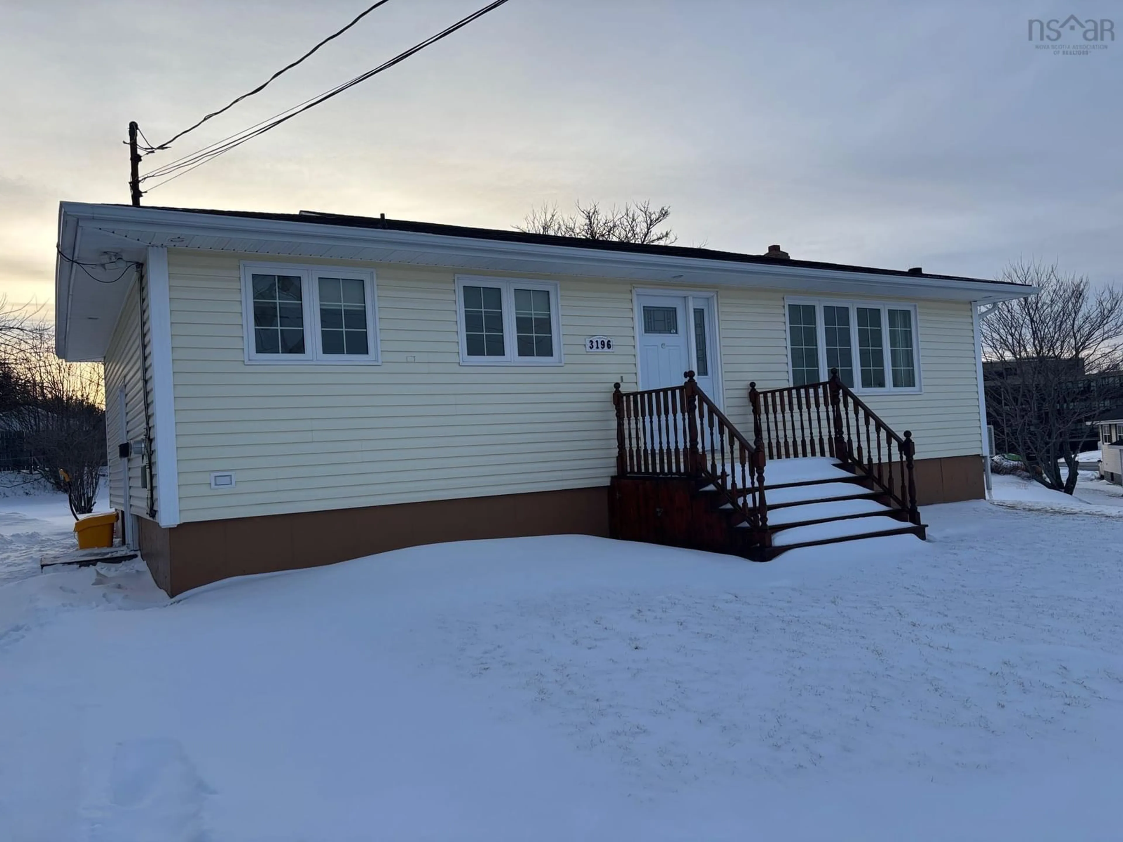 Home with vinyl exterior material, building for 3196 Sunset Ave, New Waterford Nova Scotia B1H 1K9