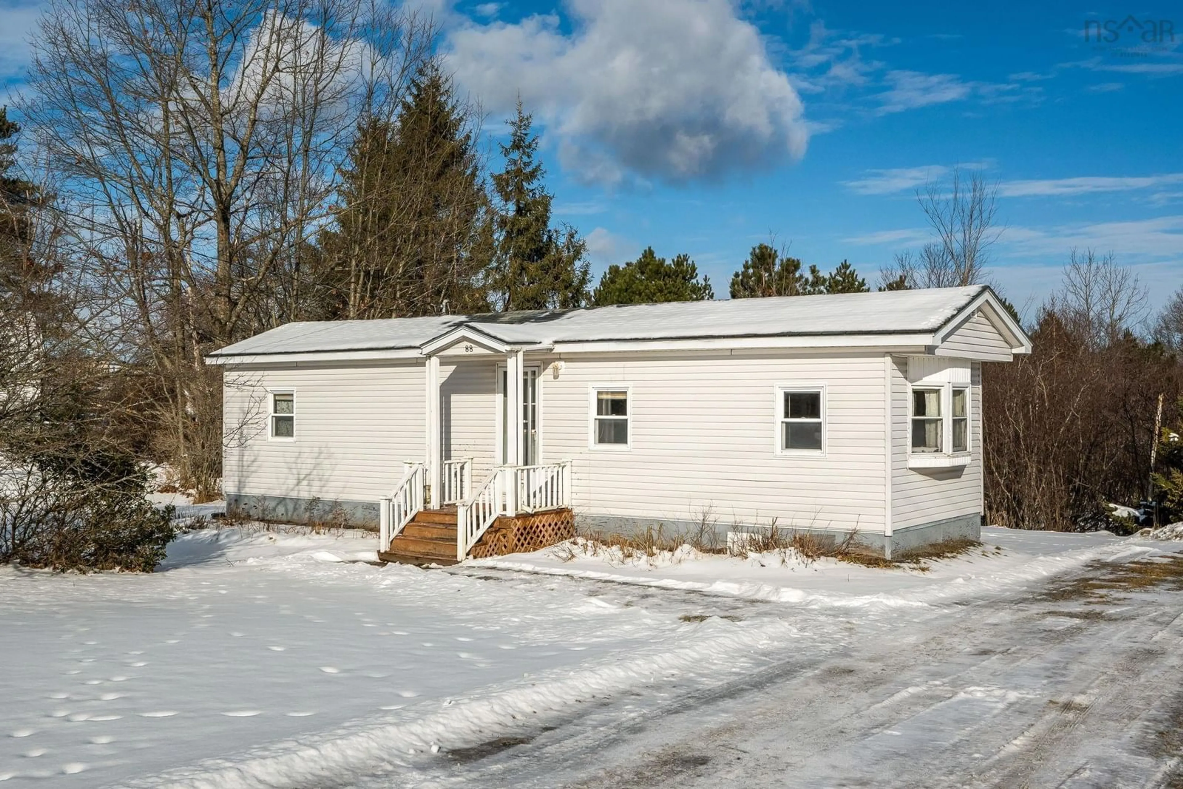 Home with vinyl exterior material, building for 88 Falmouth Back Rd, Falmouth Nova Scotia B0P 1L0