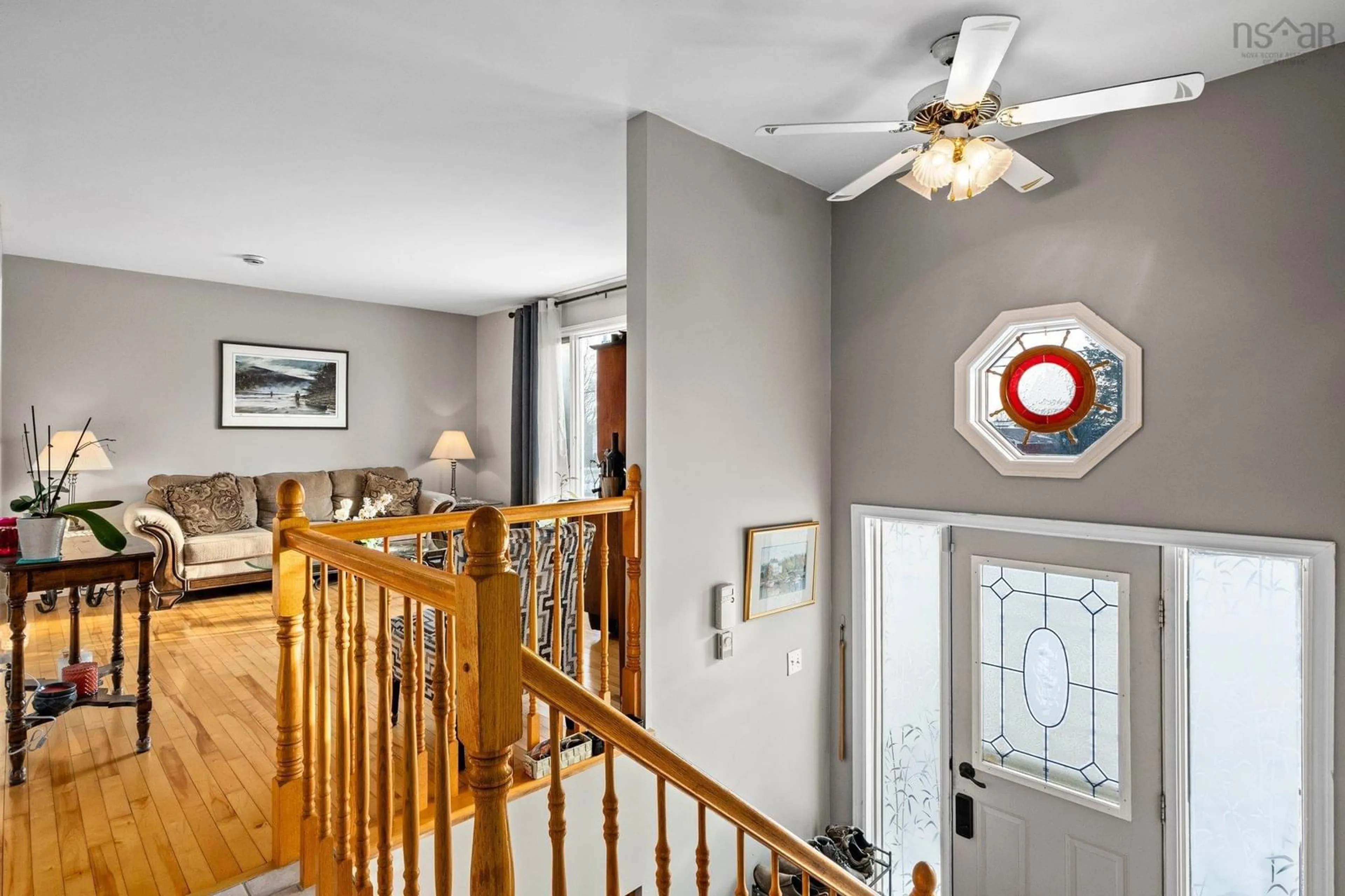 Indoor foyer for 20 Logan Dr, Lantz Nova Scotia B2S 1N1