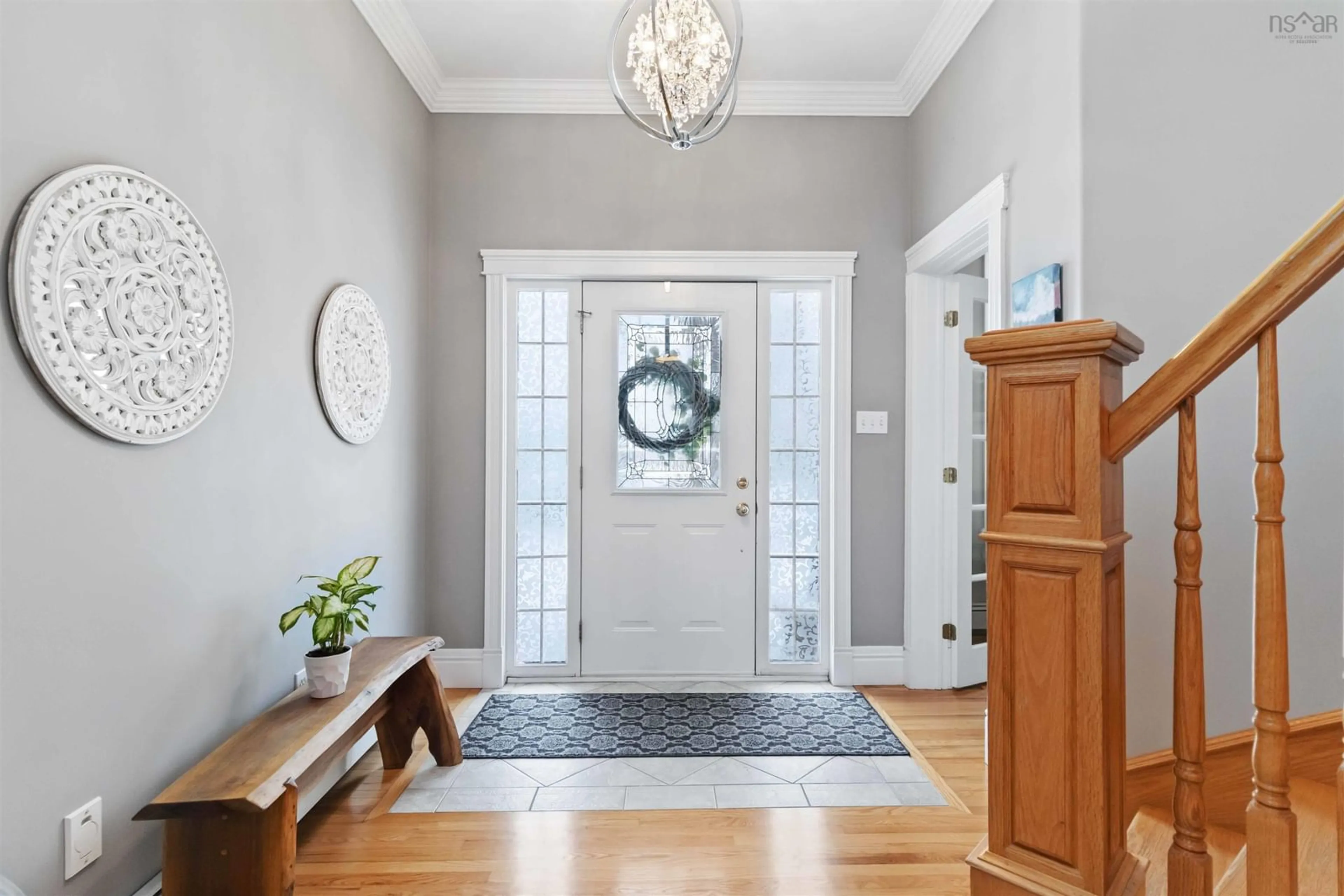 Indoor entryway for 104 Lexington Ave, Dartmouth Nova Scotia B2X 3T6