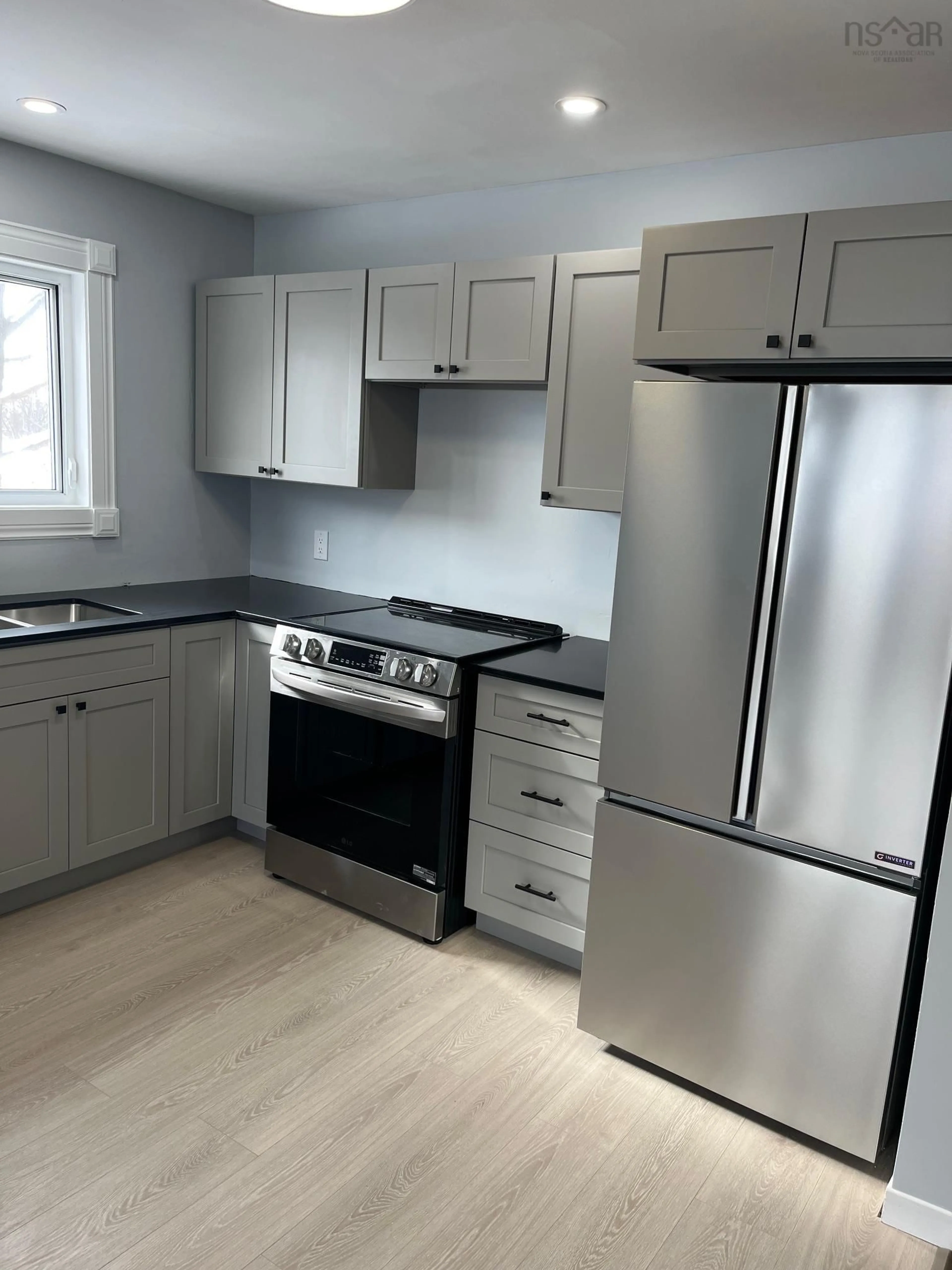 Standard kitchen, wood/laminate floor for 3834 Robie St, Halifax Nova Scotia B3K 4T4