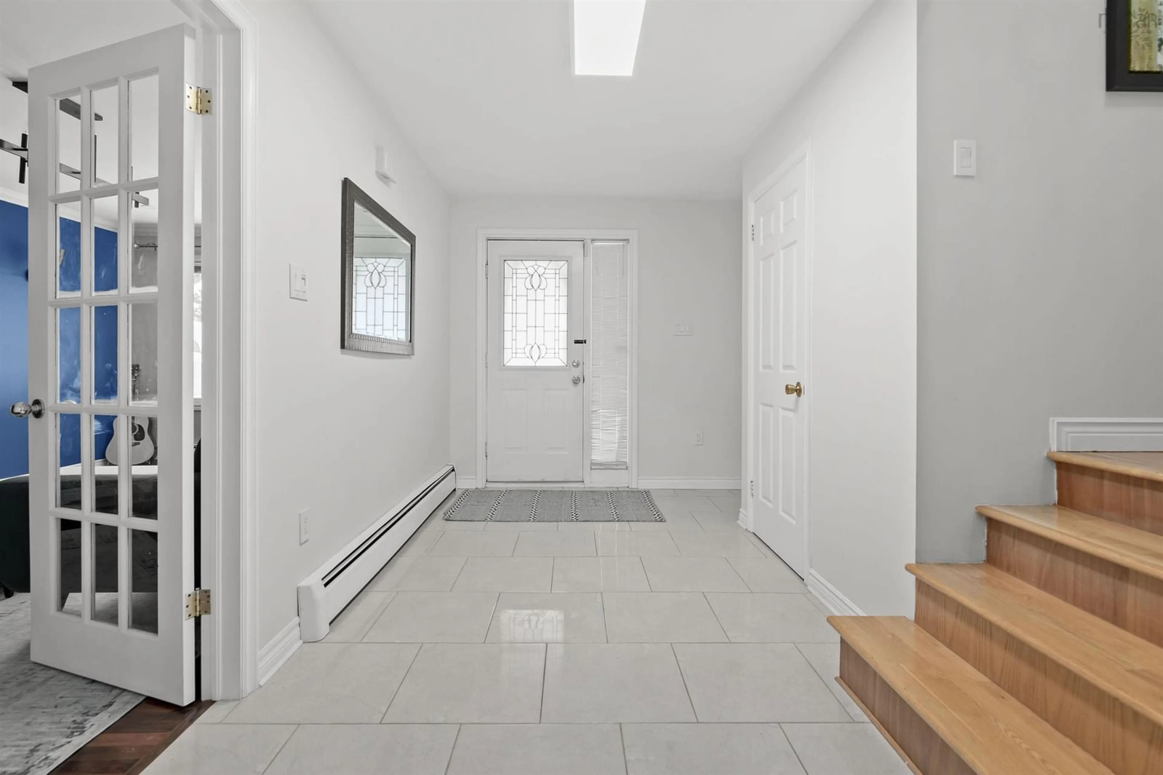 Indoor entryway for 150 Millrun Cres, Bedford Nova Scotia B4A 3B7