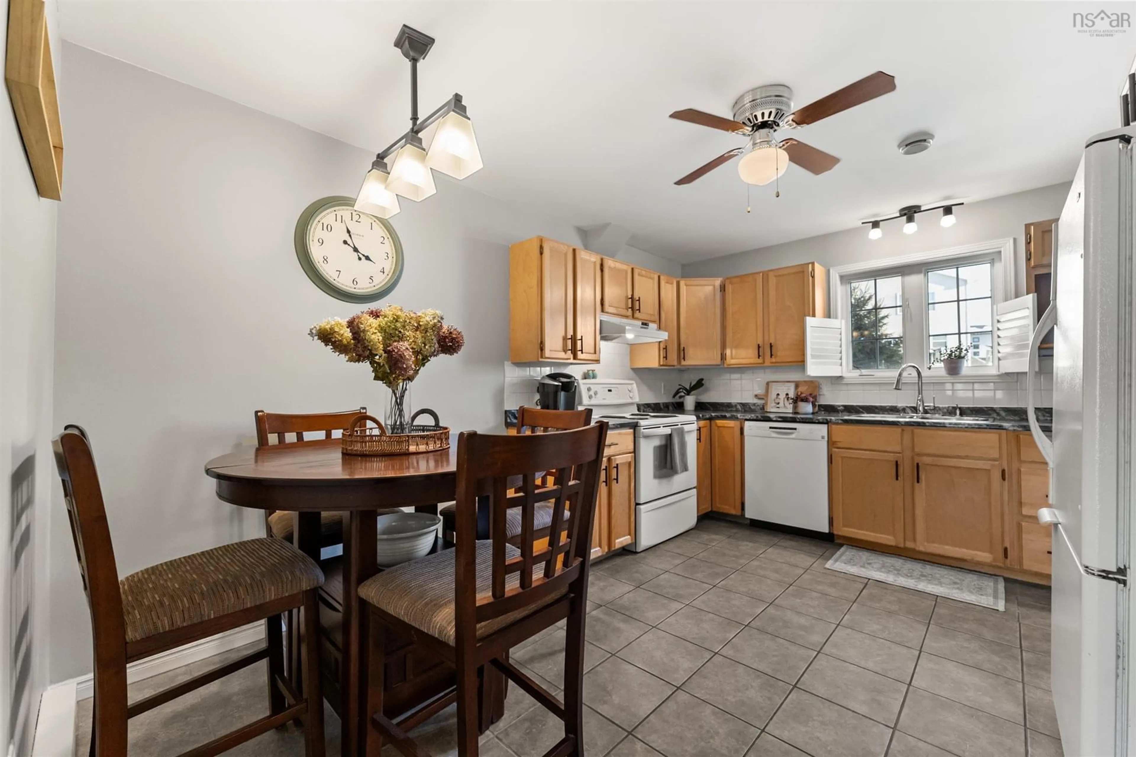 Open concept kitchen, ceramic/tile floor for 6 Geovex Court, Dartmouth Nova Scotia B2X 3T1