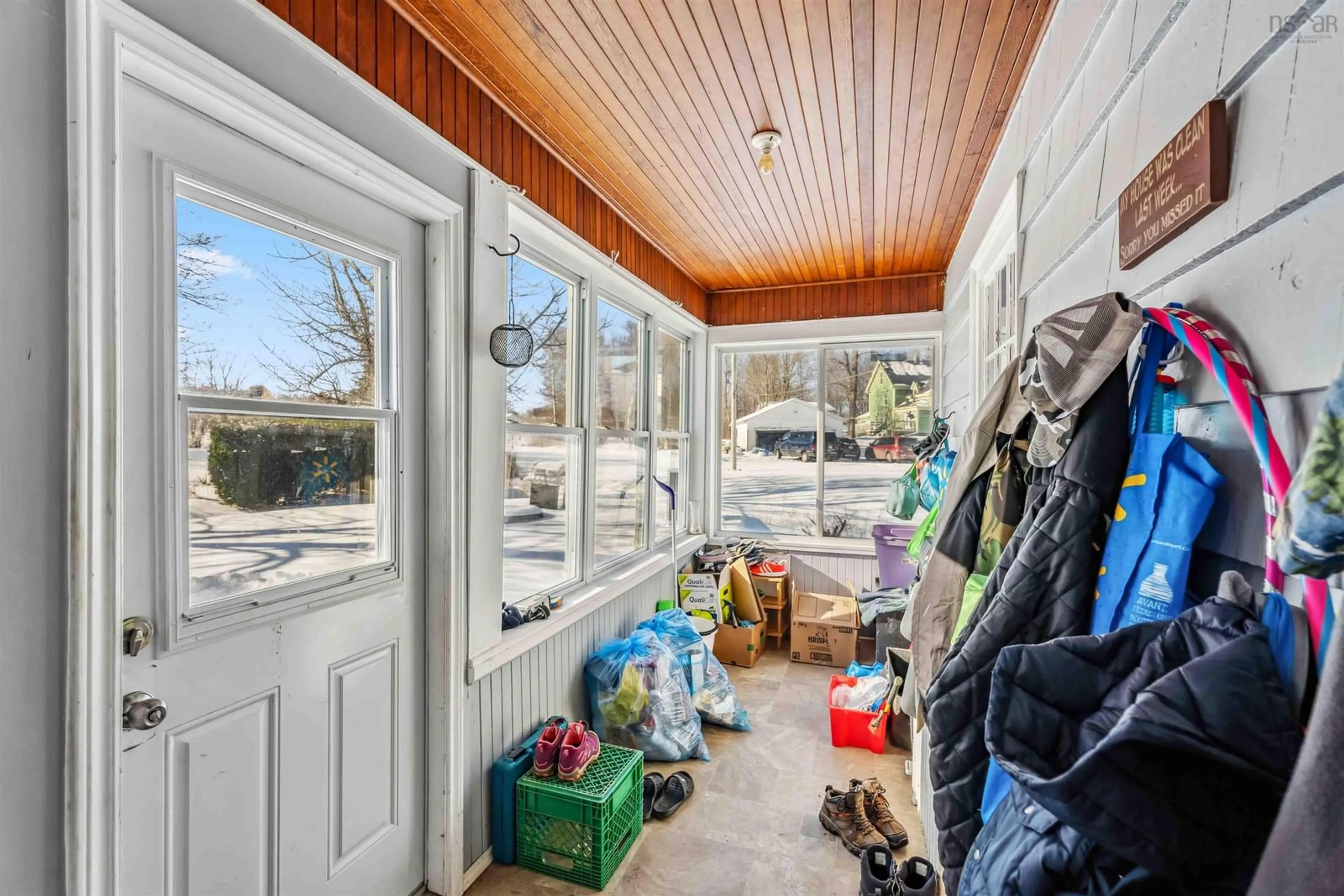 Indoor entryway for 127 Greenwich Rd, Greenwich Nova Scotia B4P 2R2