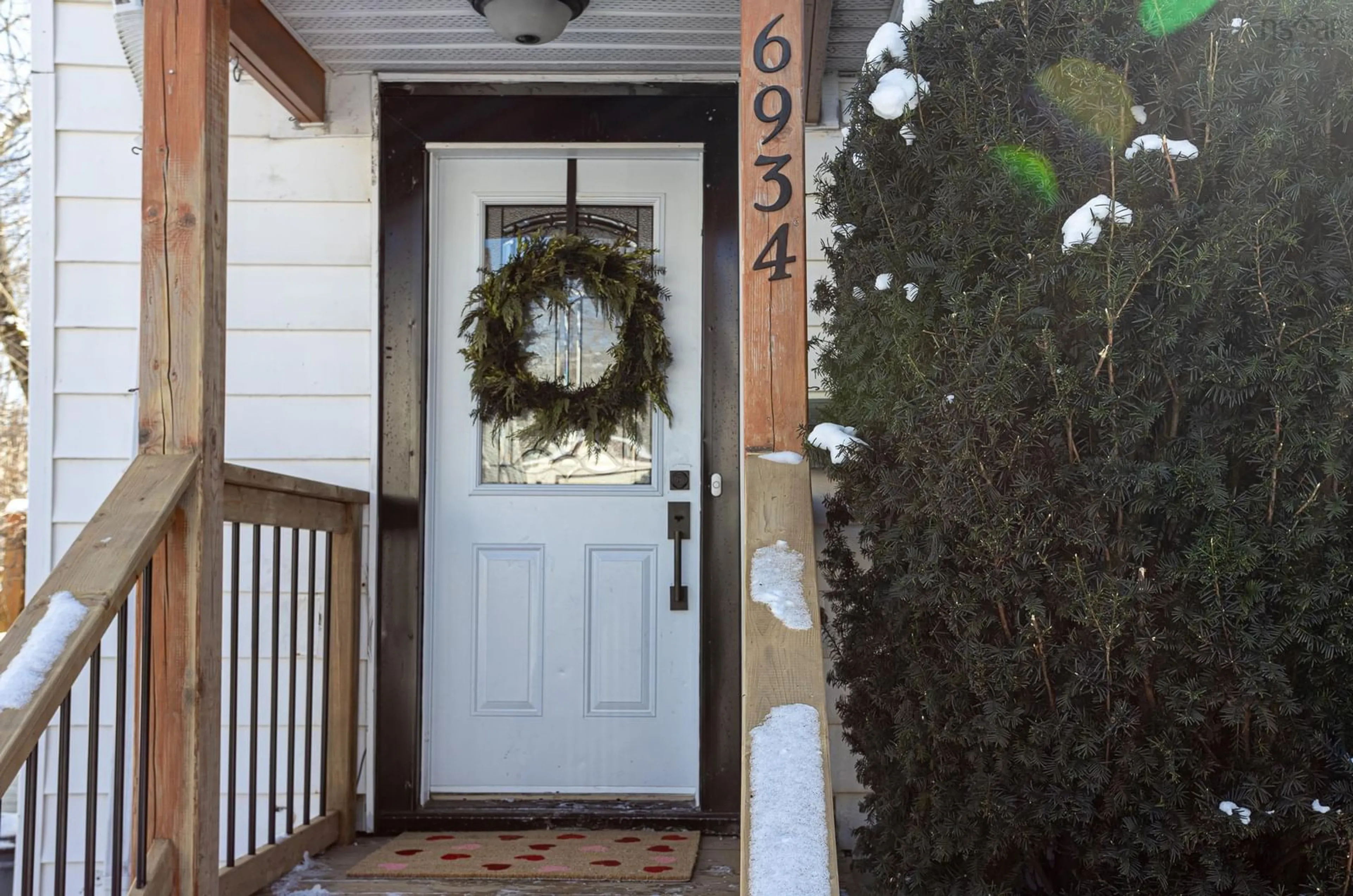 Indoor entryway for 6934 Chebucto Rd, West End Nova Scotia B3L 1M5