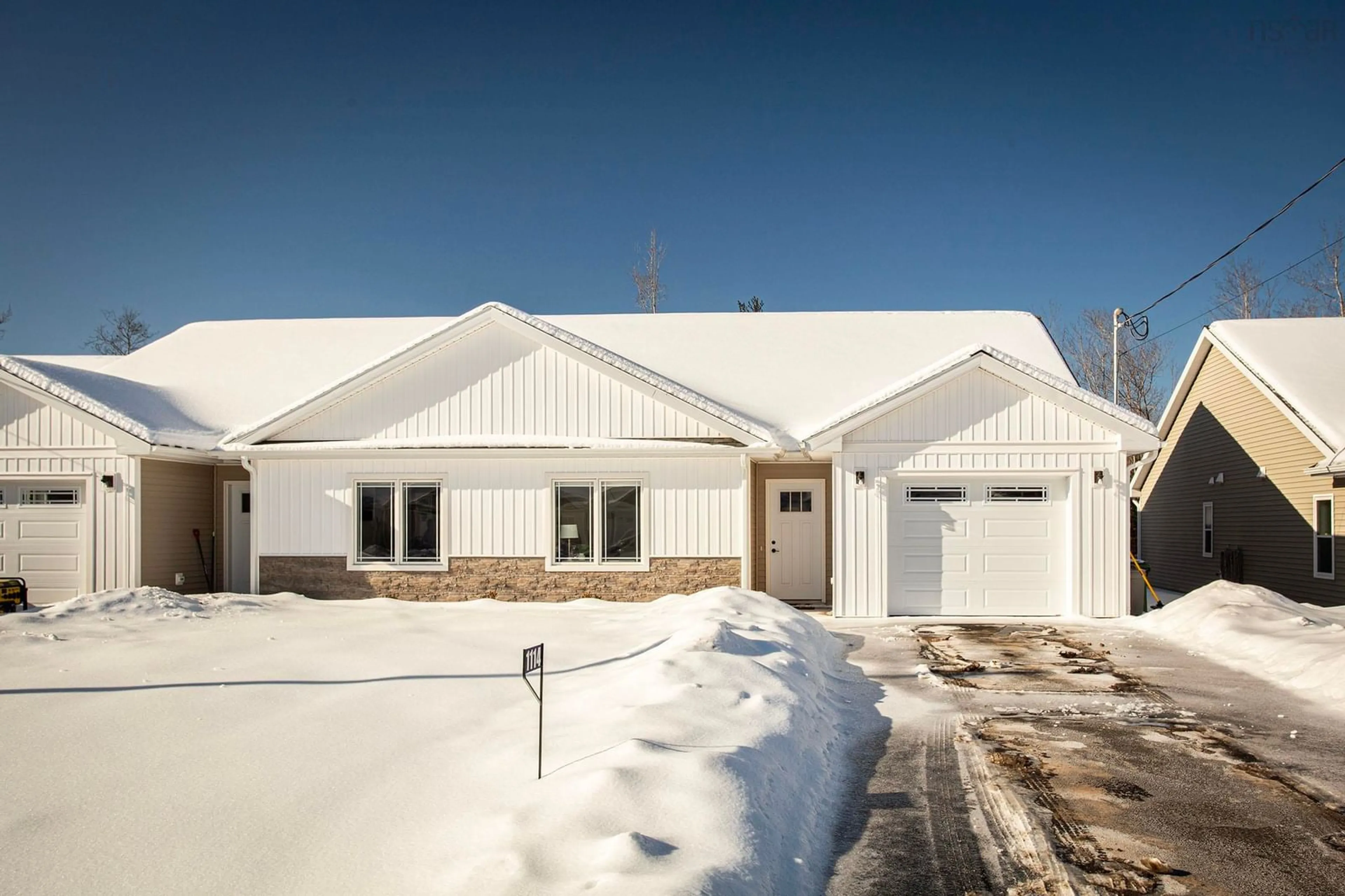 Home with vinyl exterior material, street for 1114 Percy Crt, Aylesford Nova Scotia B0P 1C0