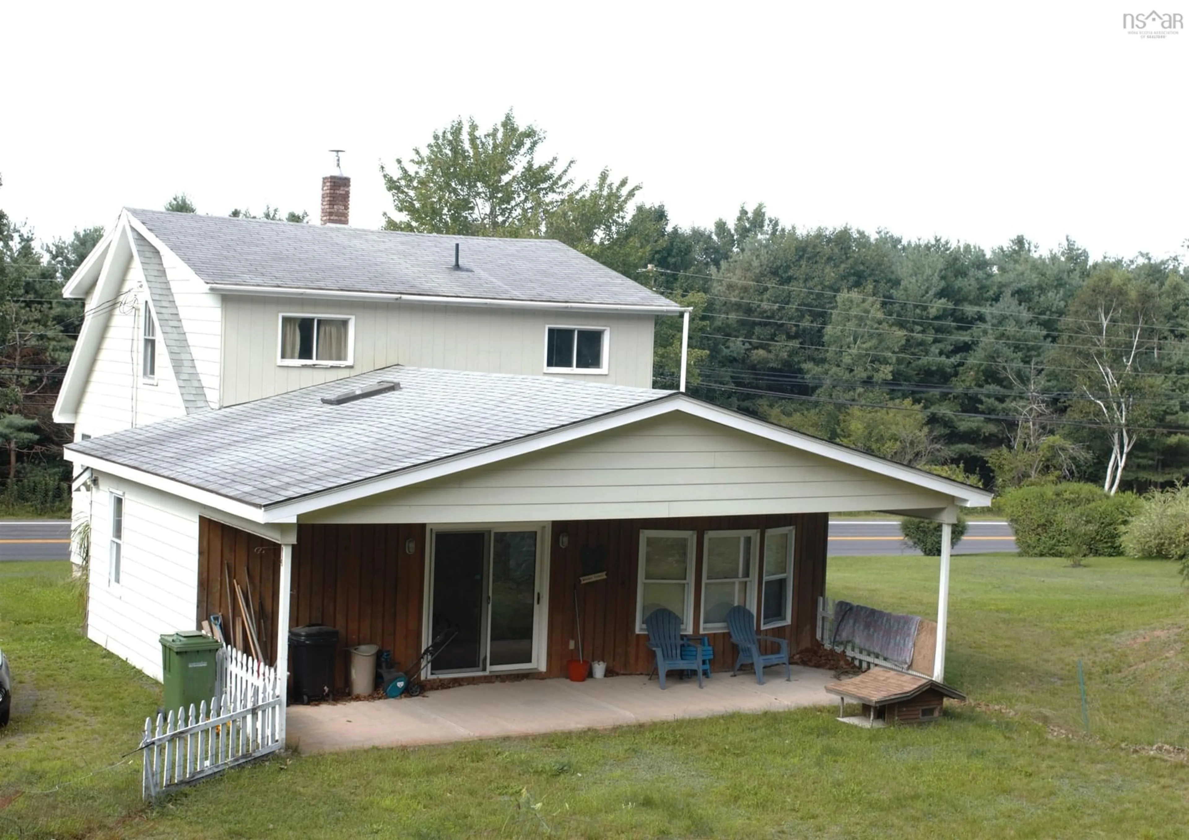 A pic from outside/outdoor area/front of a property/back of a property/a pic from drone, unknown for 6680 Highway 1, Coldbrook Nova Scotia B4R 1B7