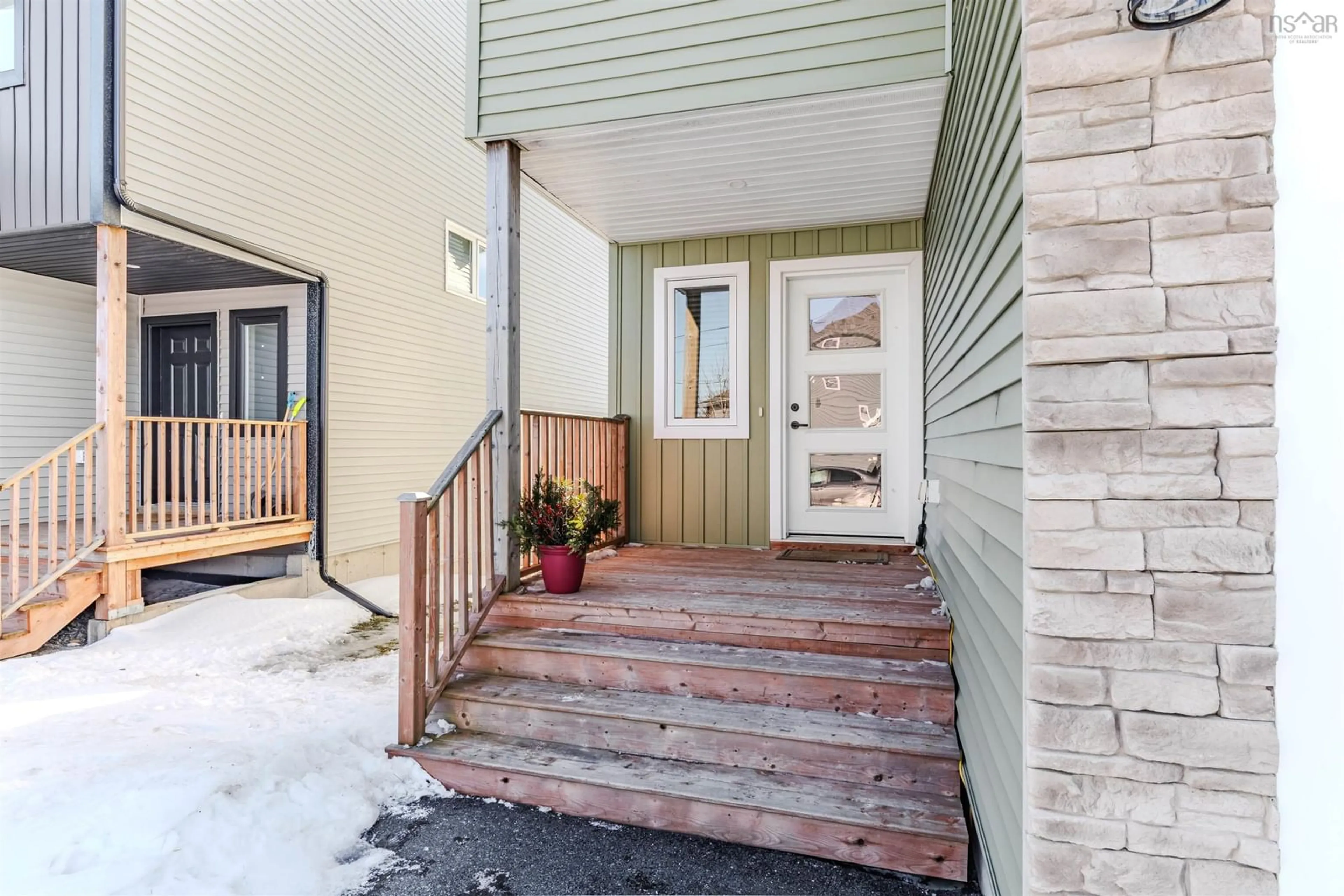 Indoor entryway for 183 Lier Ridge, Halifax Nova Scotia B3P 0E1