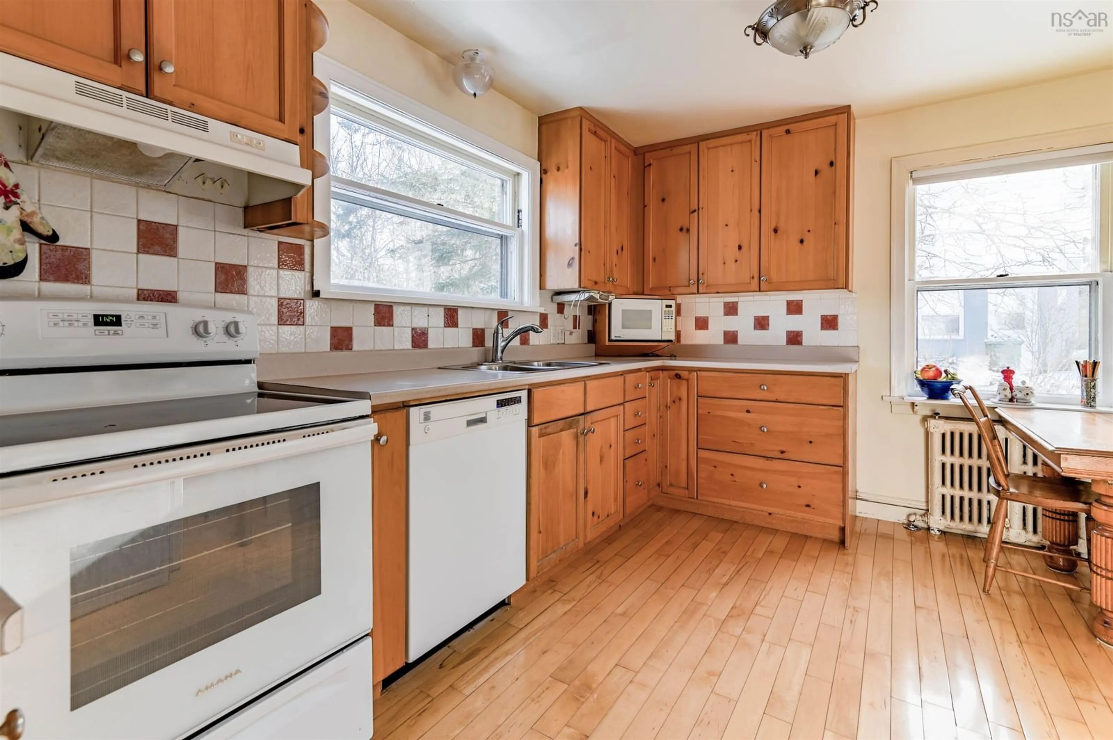 Standard kitchen, unknown for 23 Chestnut Ave, Wolfville Nova Scotia B4P 1V7