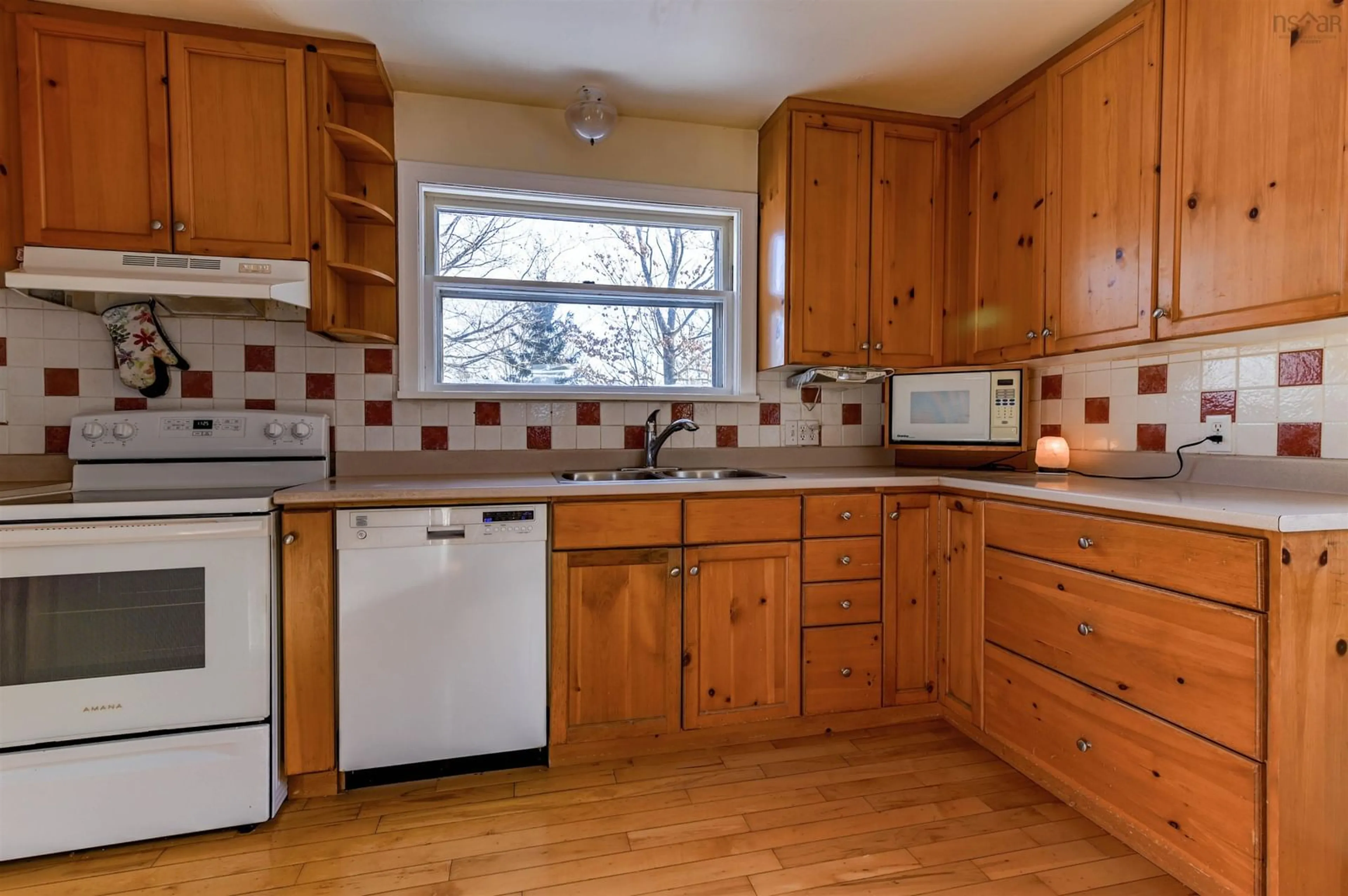 Standard kitchen, unknown for 23 Chestnut Ave, Wolfville Nova Scotia B4P 1V7