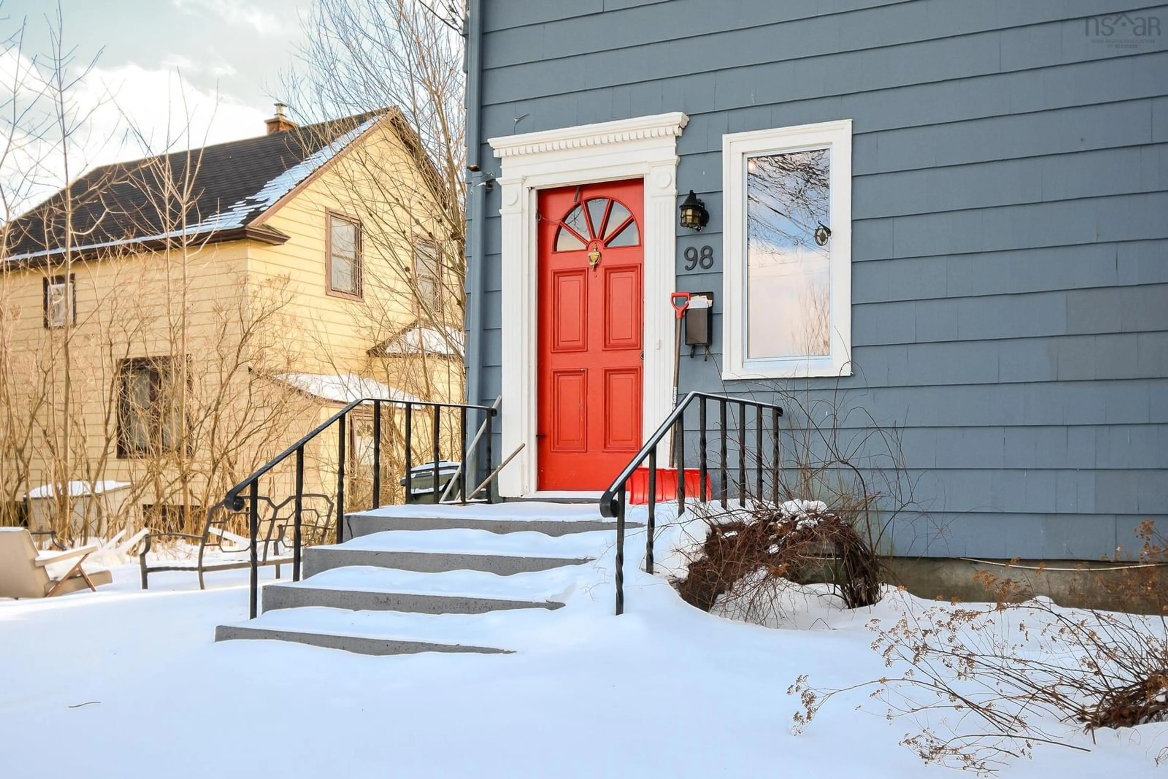 Indoor entryway for 98 Center St, Sydney Nova Scotia B1P 2H2