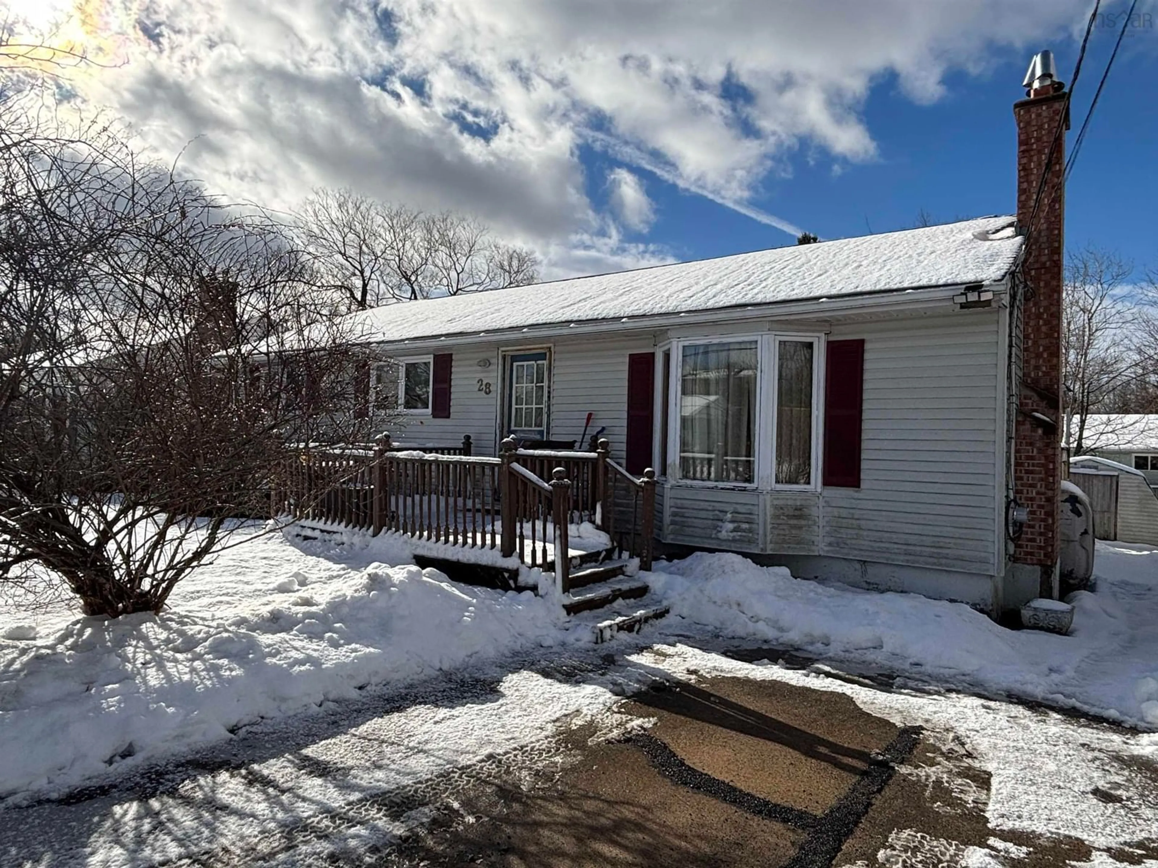 A pic from outside/outdoor area/front of a property/back of a property/a pic from drone, street for 28 Windward Ave, Dartmouth Nova Scotia B2W 2H1