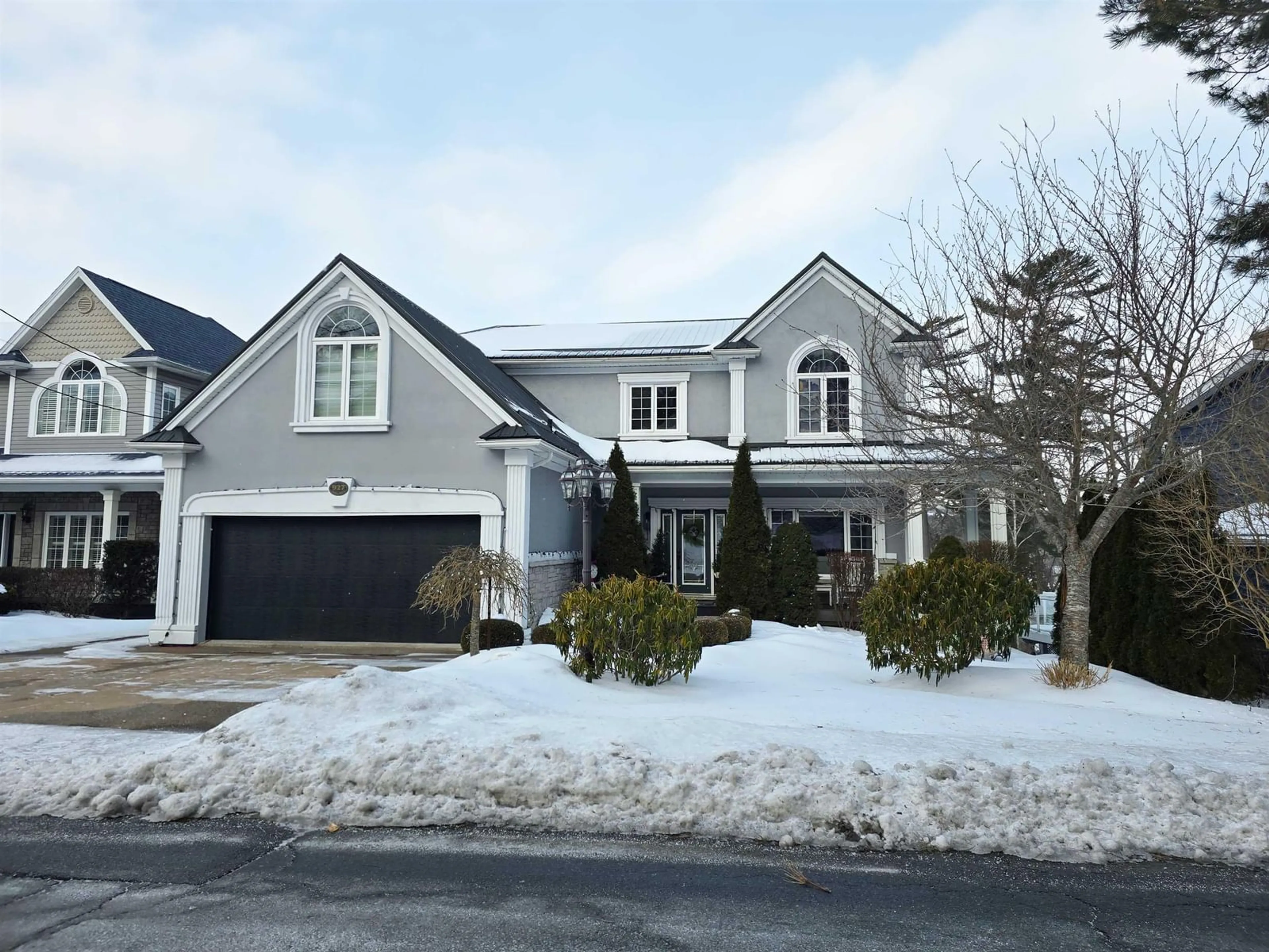 Home with vinyl exterior material, street for 927 Shore Dr, Bedford Nova Scotia B4A 2E6