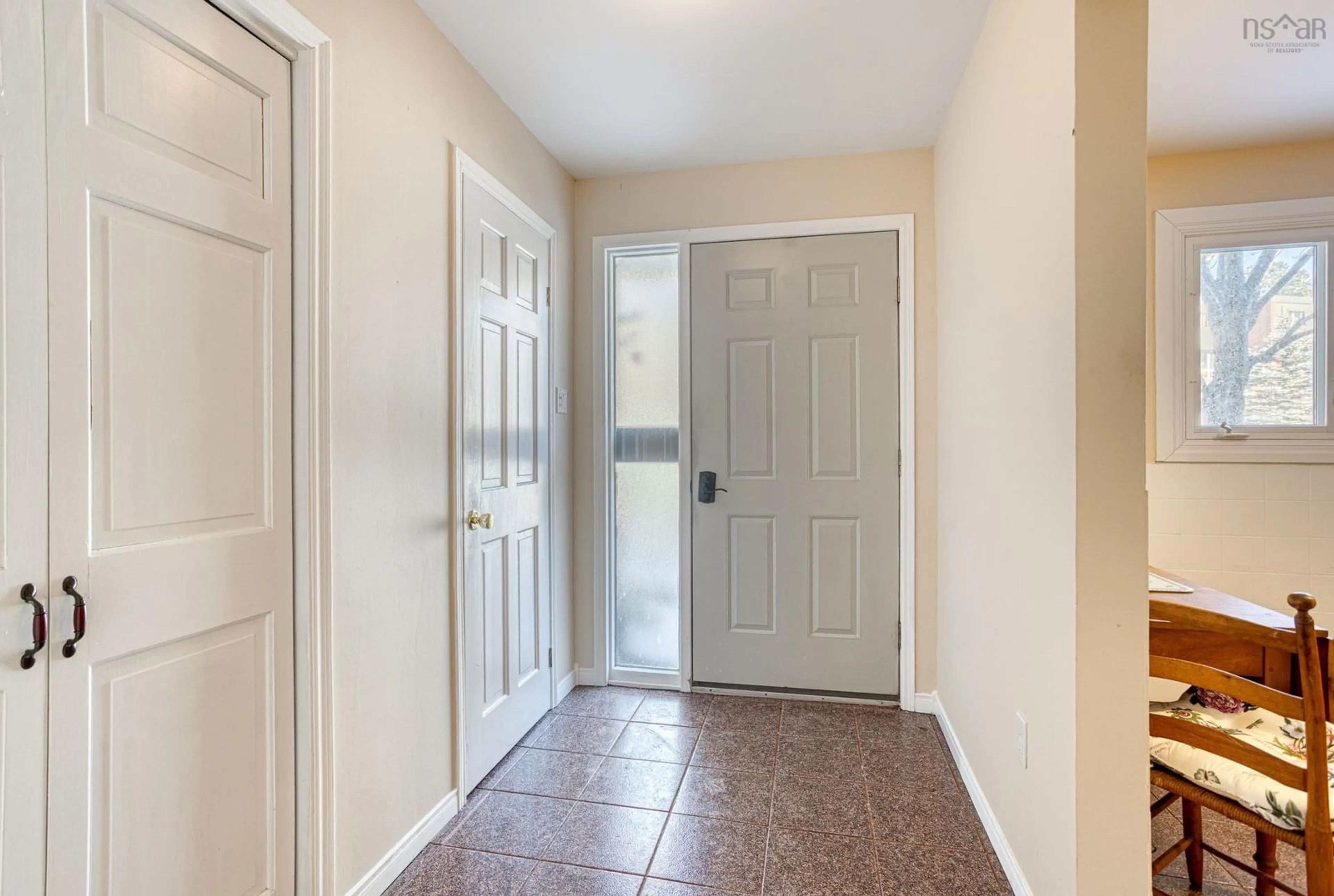 Indoor entryway for 128 Forestside Cres, Halifax Nova Scotia B3M 1M4