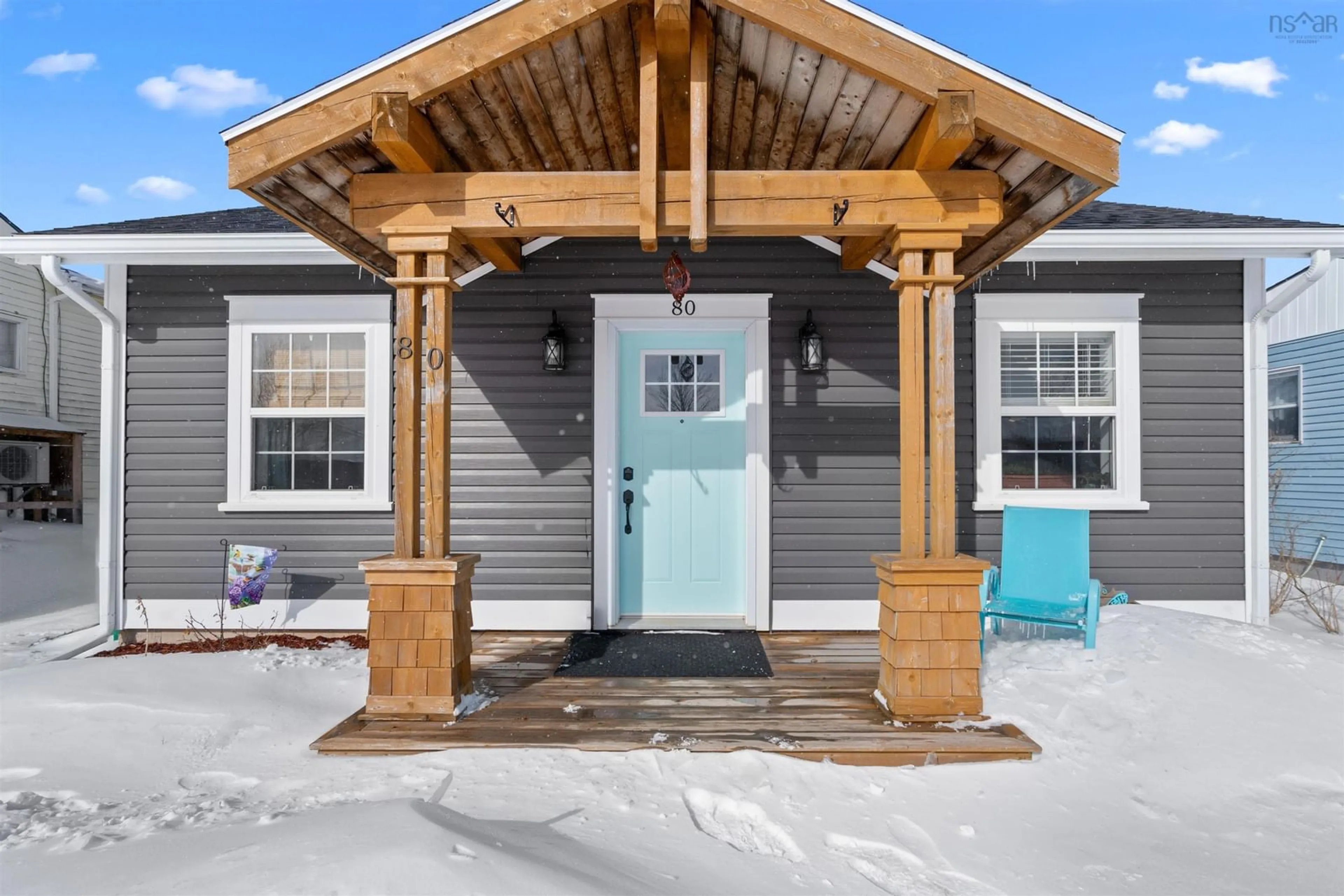 Indoor entryway for 80 Elm St, Pictou Nova Scotia B0K 1H0