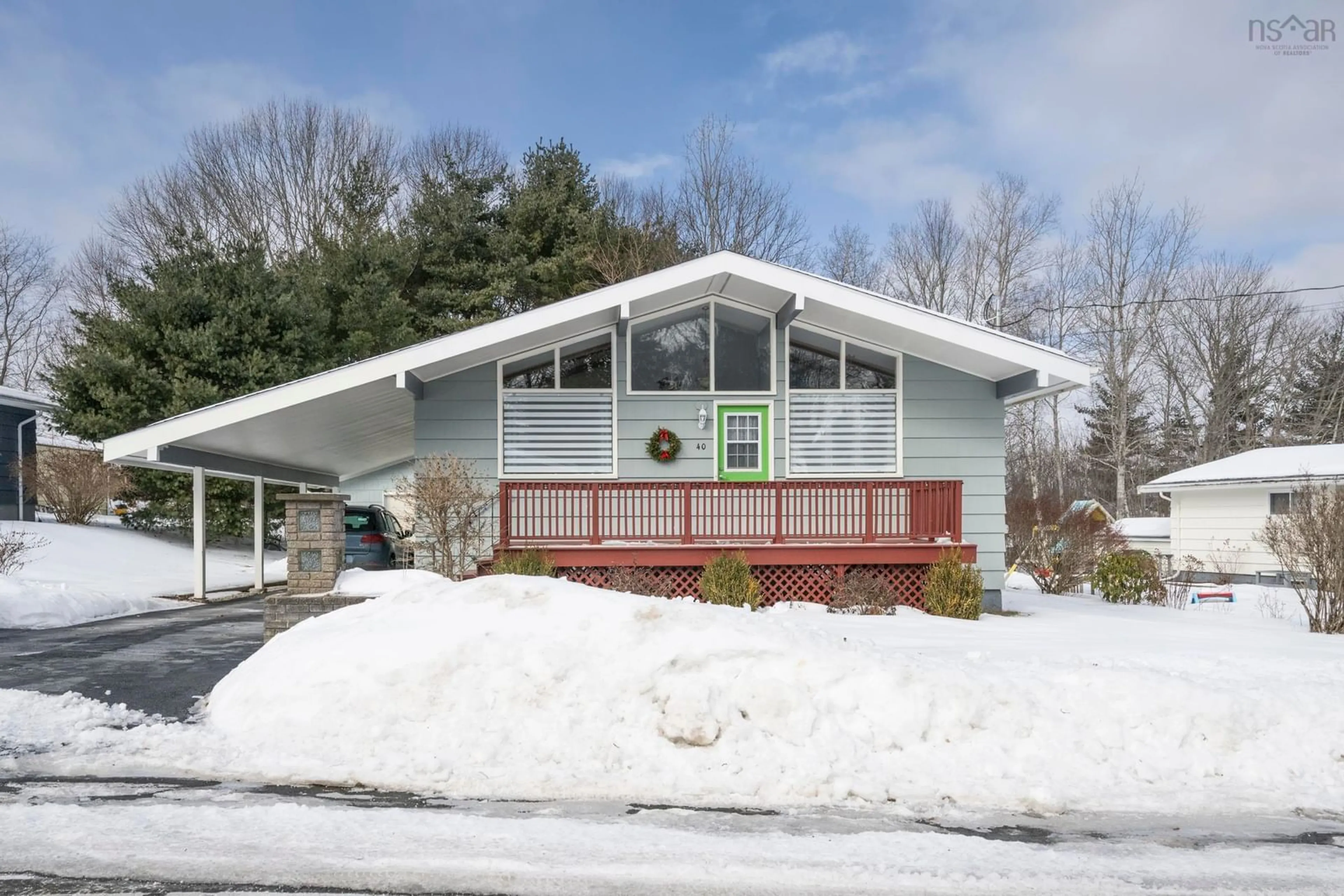 Home with vinyl exterior material, unknown for 40 Murray Dr, Bridgewater Nova Scotia B4V 2M7