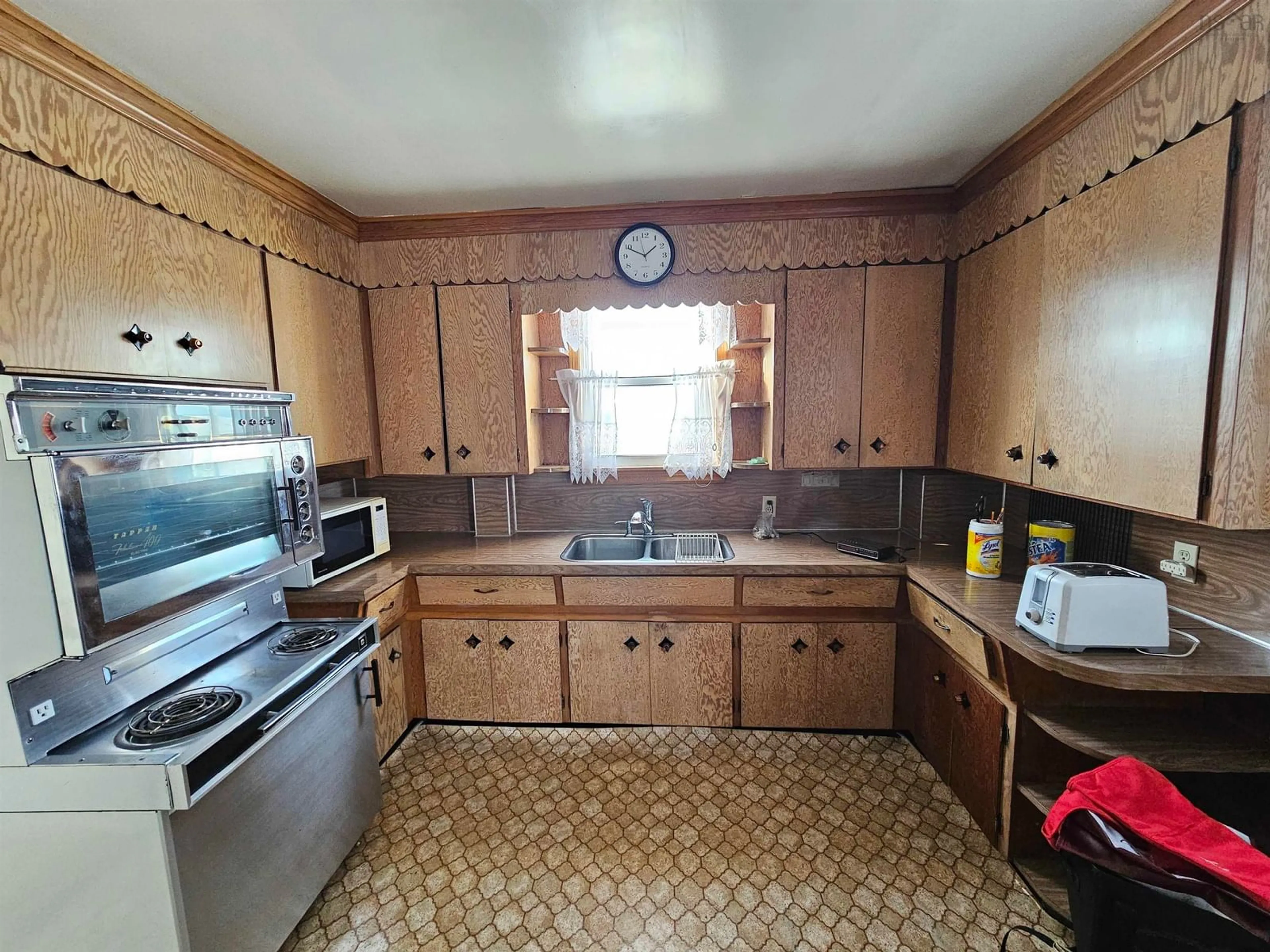 Standard kitchen, unknown for 13 Churchill St, Glace Bay Nova Scotia B1A 4N1