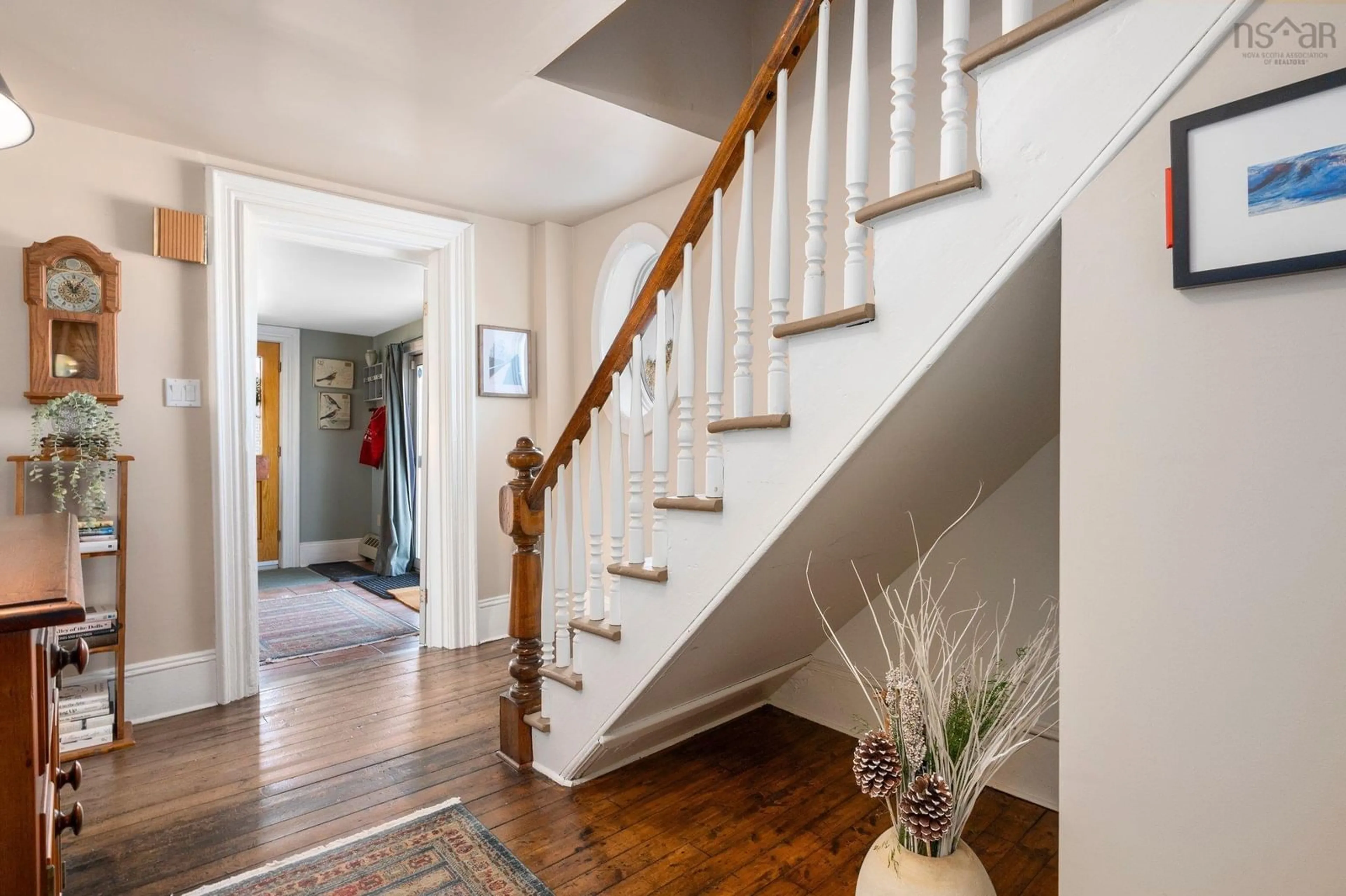 Indoor entryway for 5012 Stellarton Trafalgar Rd, Hopewell Nova Scotia B0K 1S0