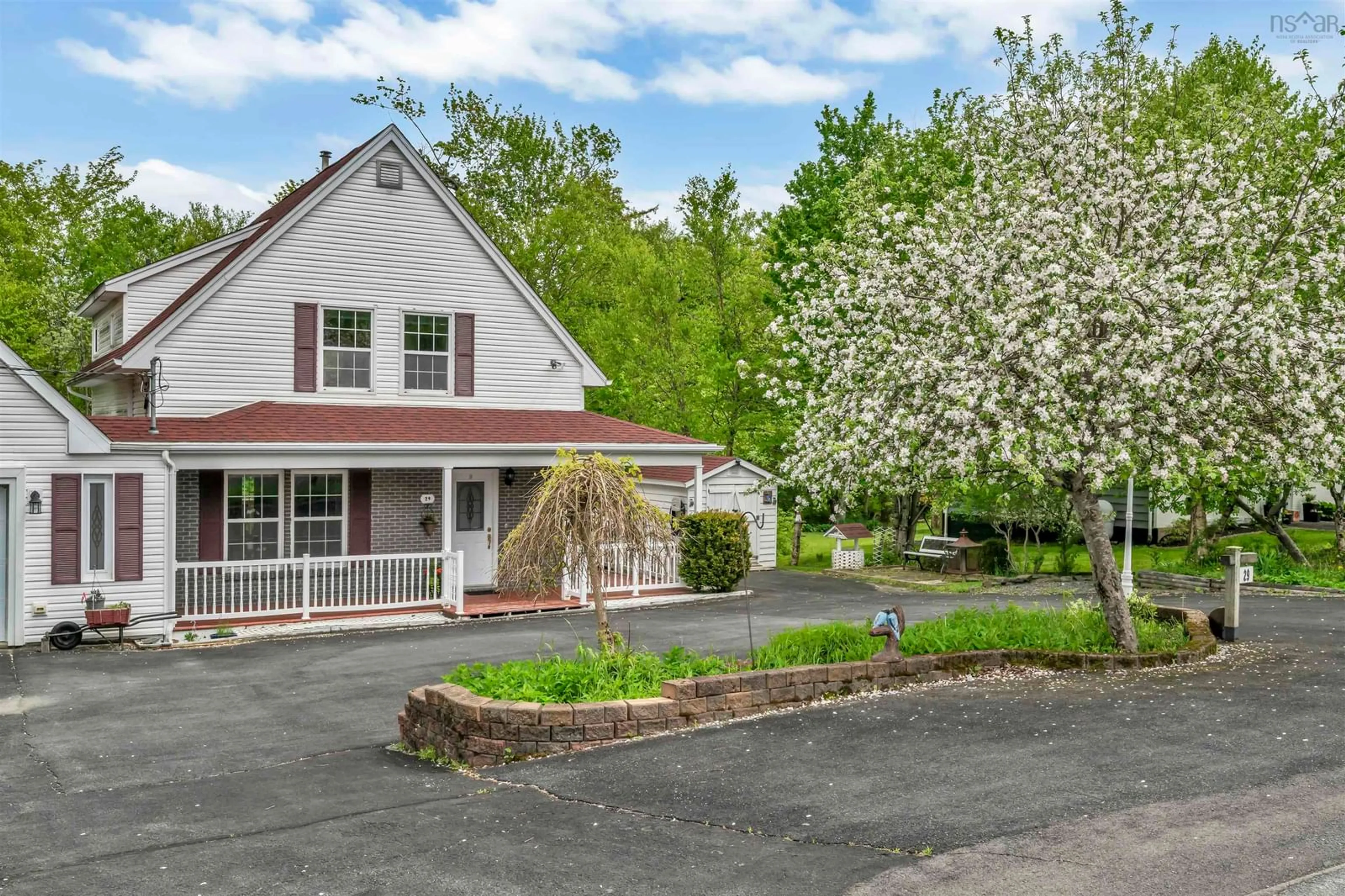 A pic from outside/outdoor area/front of a property/back of a property/a pic from drone, street for 29 Heritage Crt, Fall River Nova Scotia B2T 1E7