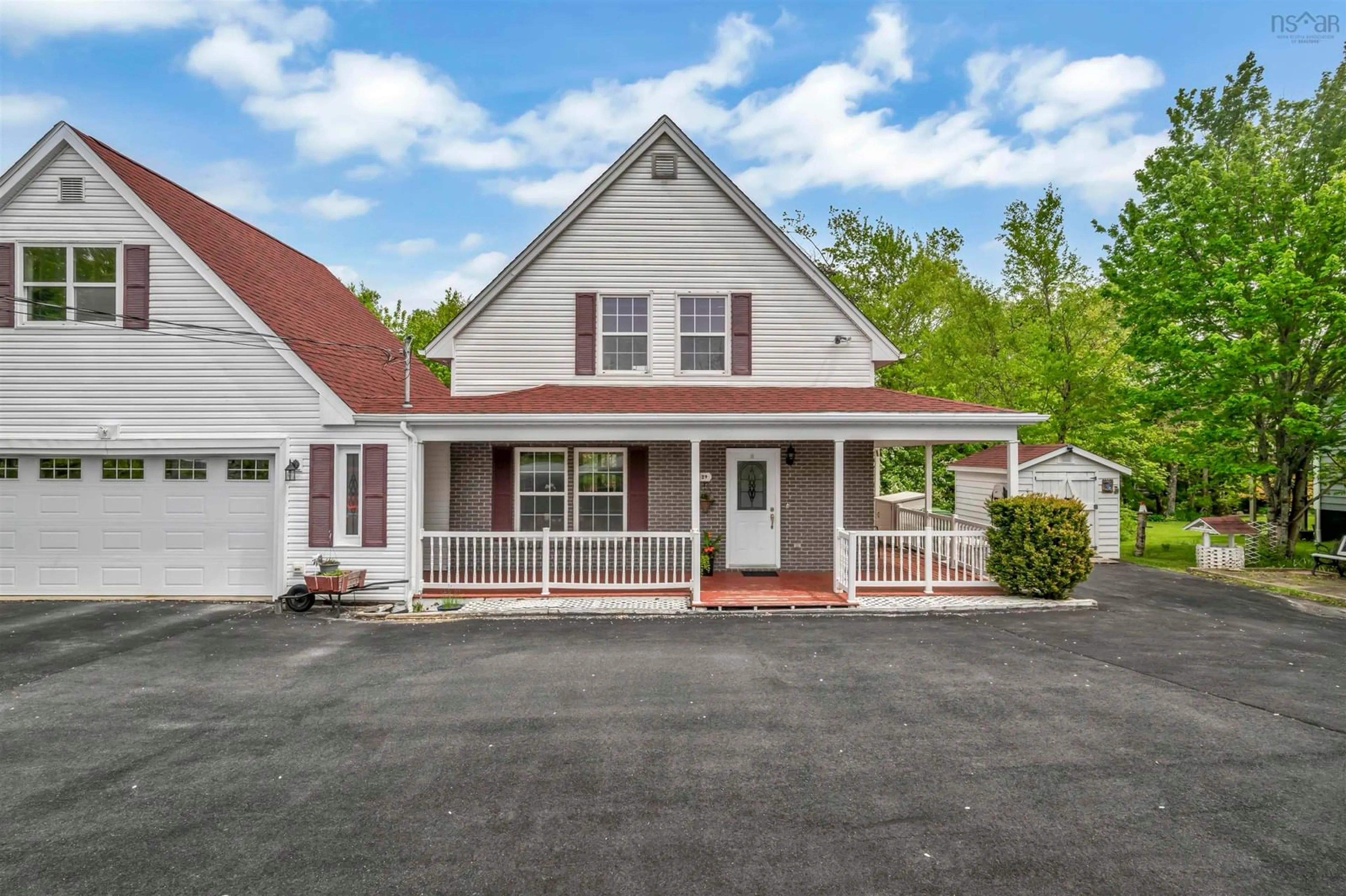 Home with vinyl exterior material, street for 29 Heritage Crt, Fall River Nova Scotia B2T 1E7